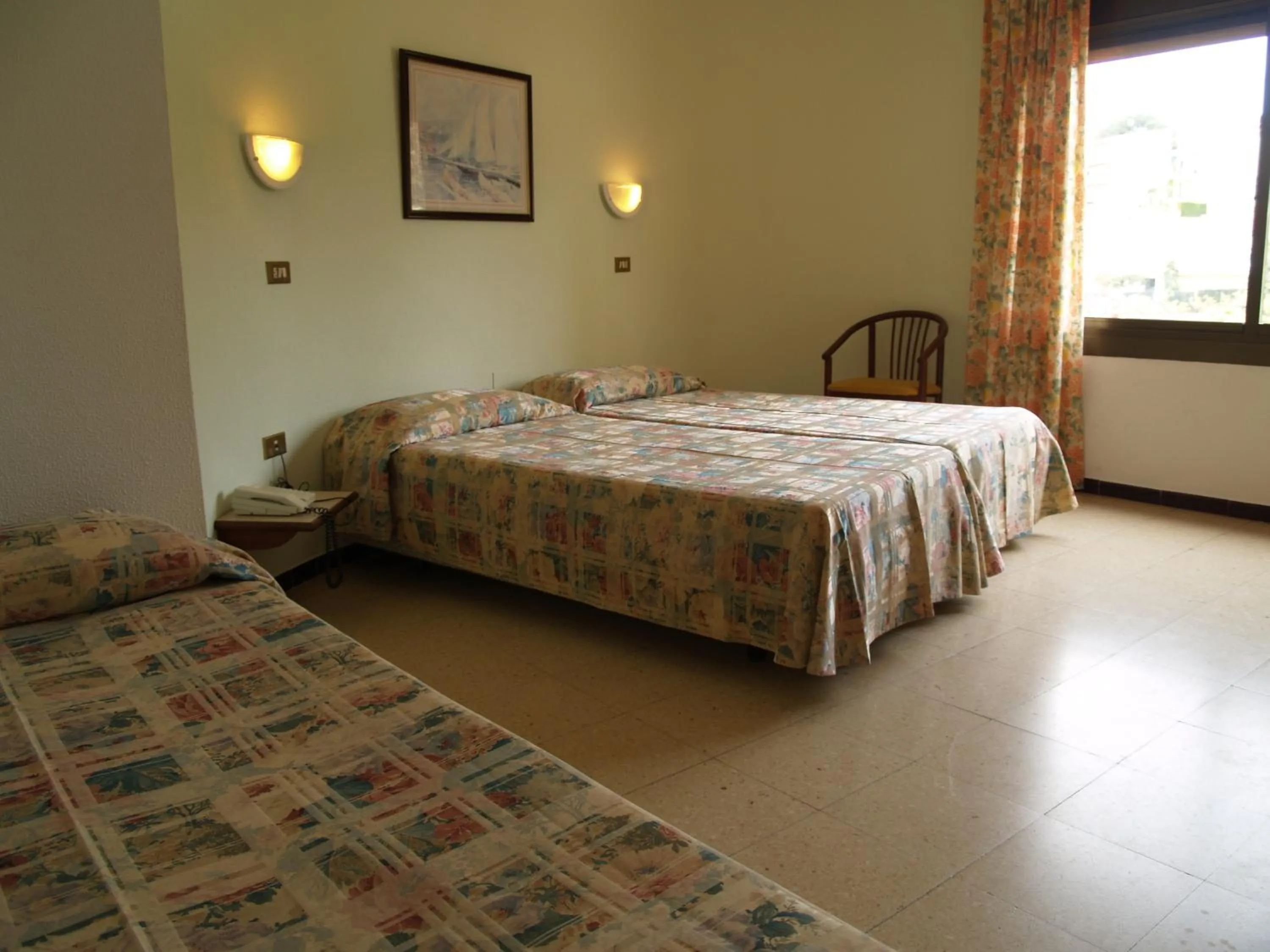 Bedroom, Bed in Hotel Hostal del Sol