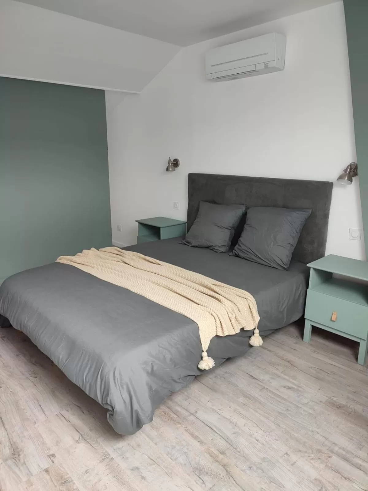 Bed in A l'Ombre des Bois, Chambre double confort