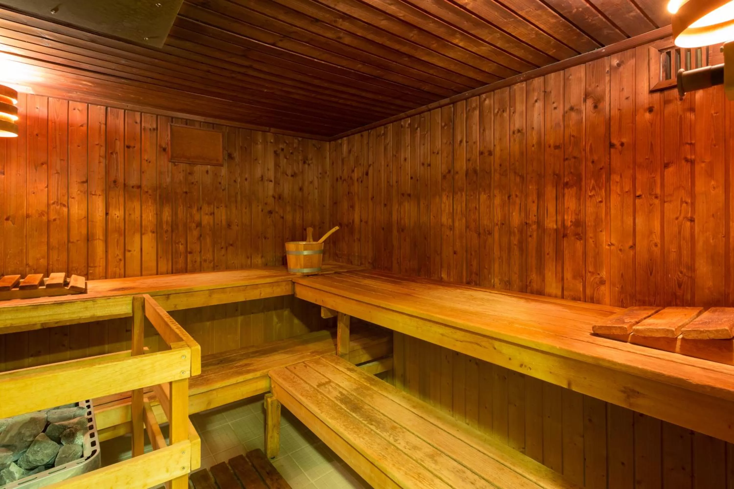 Decorative detail in Holiday Inn Rugby-Northampton M1 Jct18 by IHG