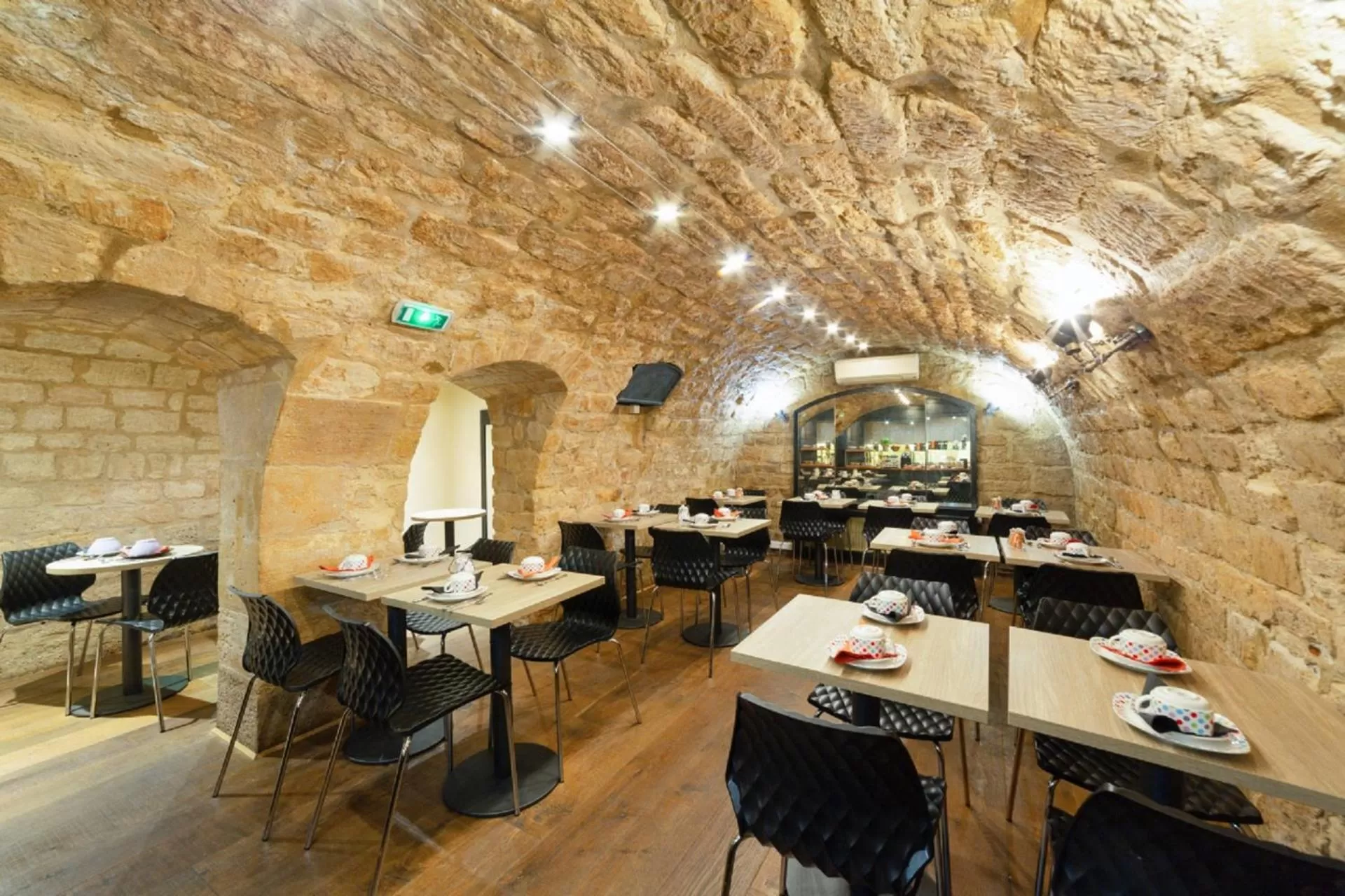 Breakfast in Moris Grands Boulevards