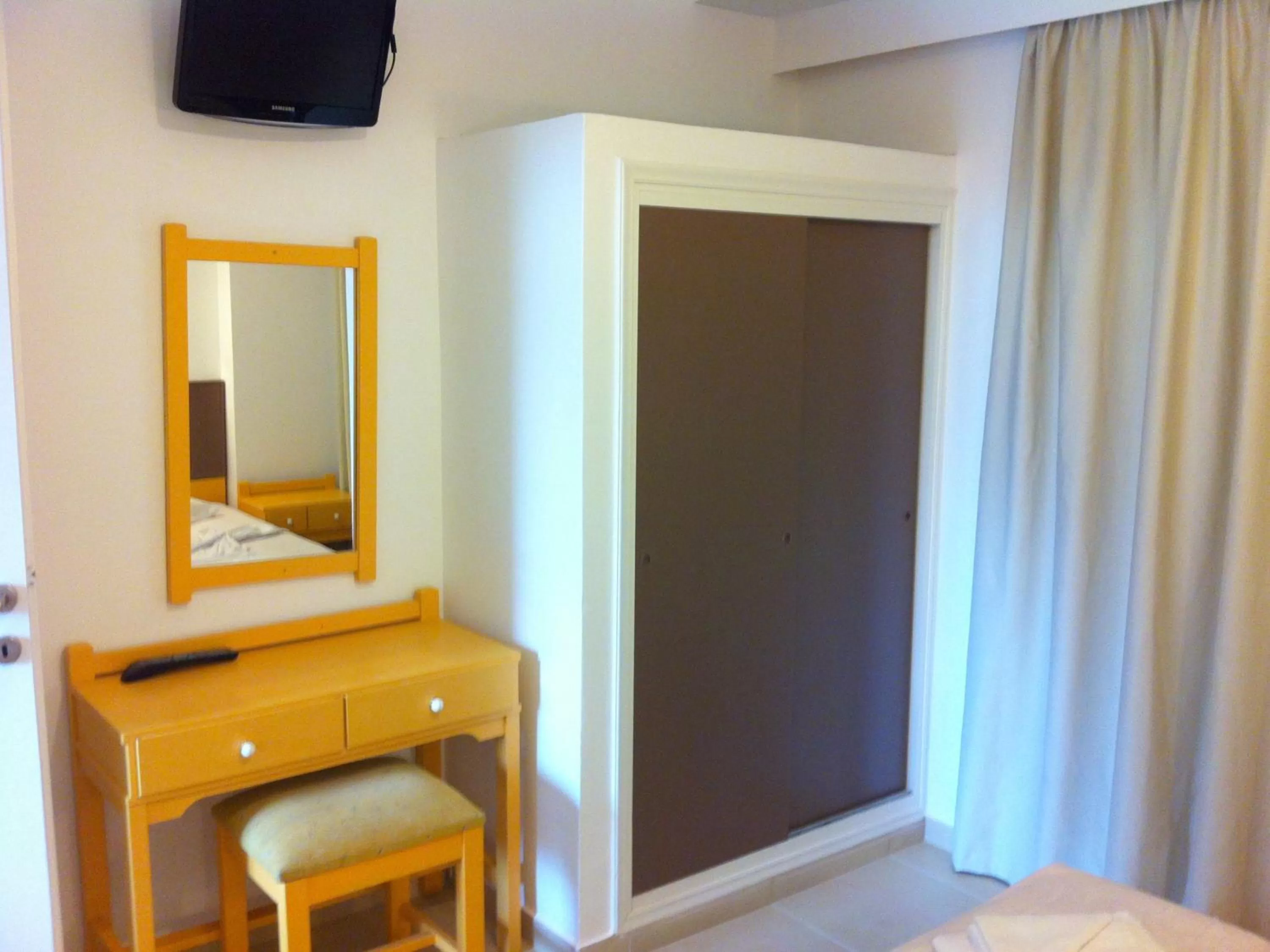 Bedroom, Bed in Fantasia Hotel Apartments