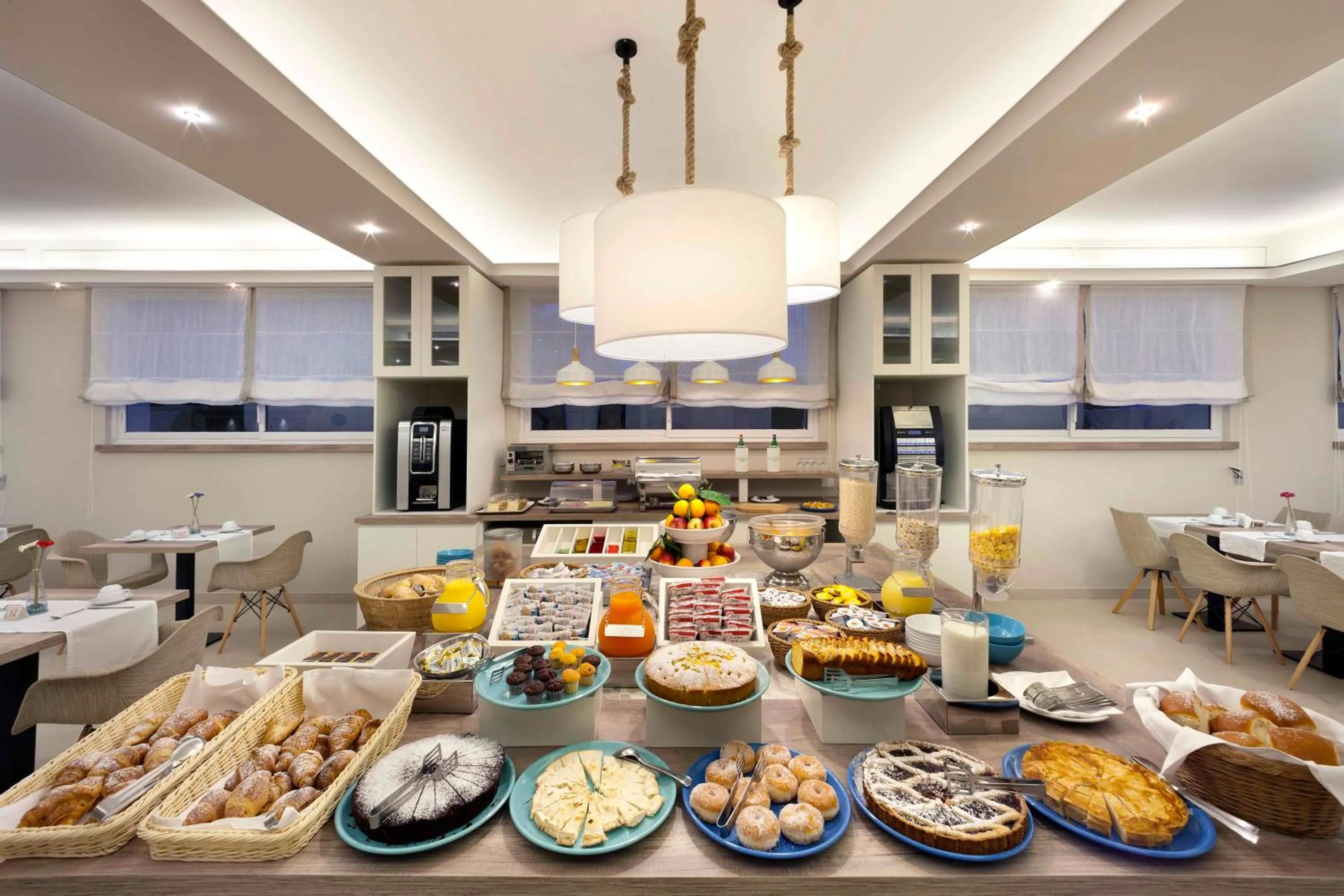 Restaurant/places to eat in Hotel Rivage