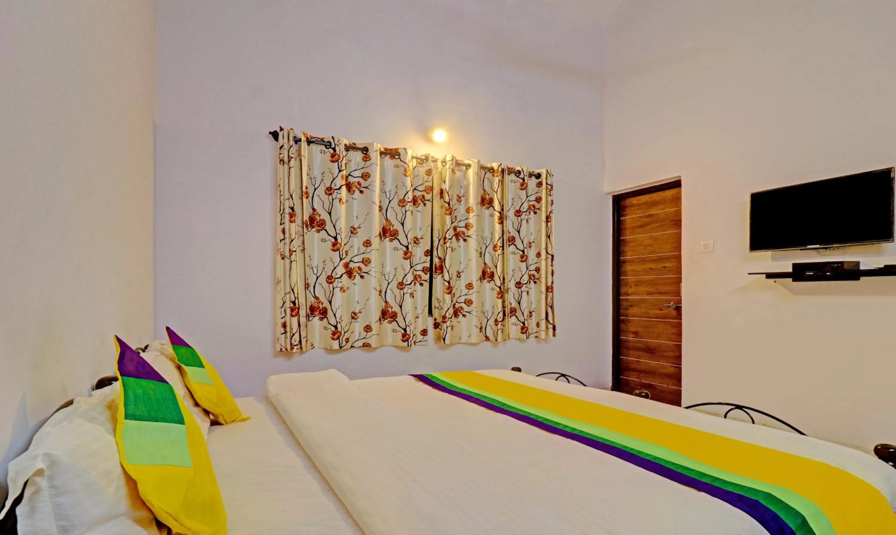 Bedroom, Bed in Itsy Hotels Vailankanni Natures Inn