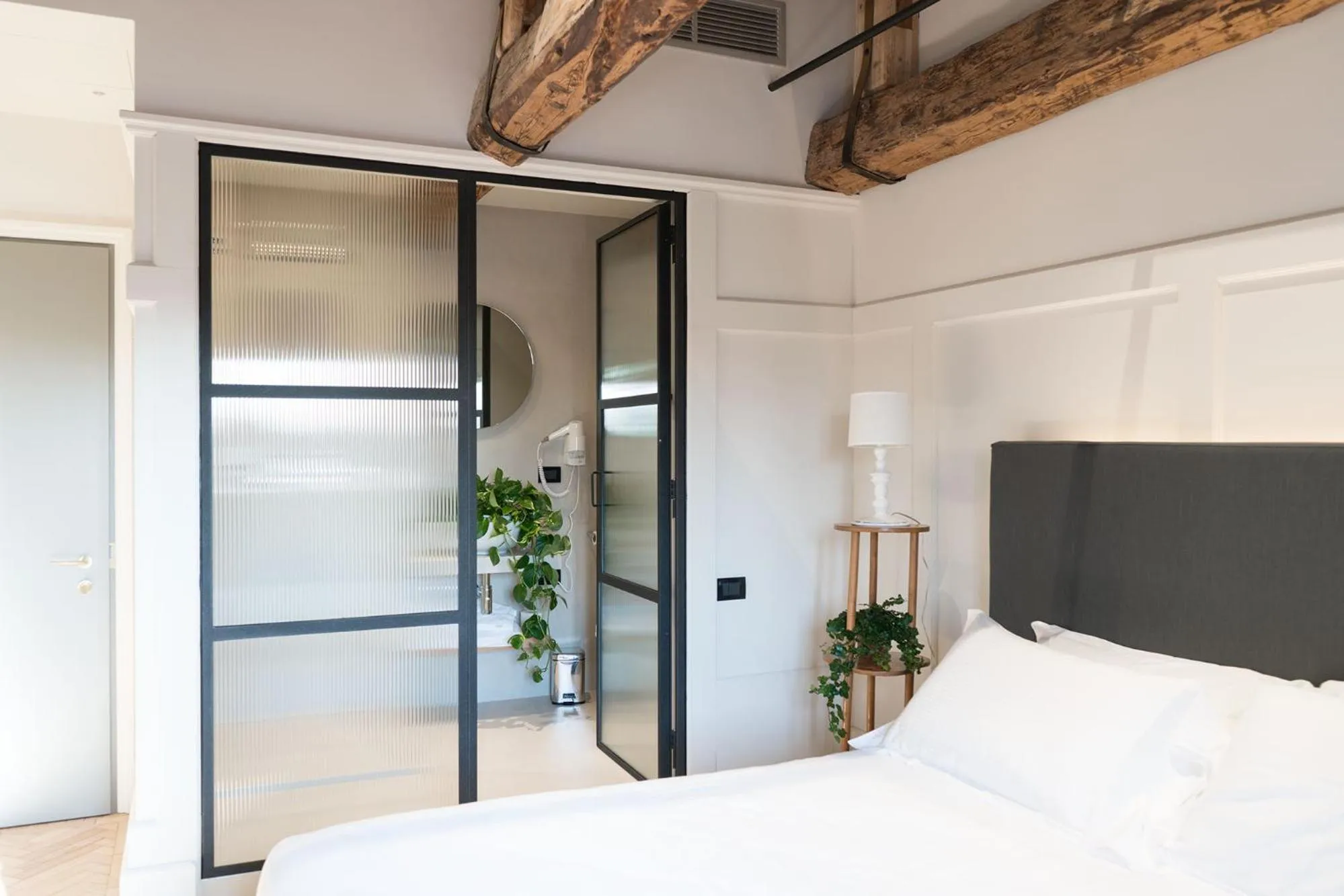 Decorative detail, Bed in Hotel 5 Colonne