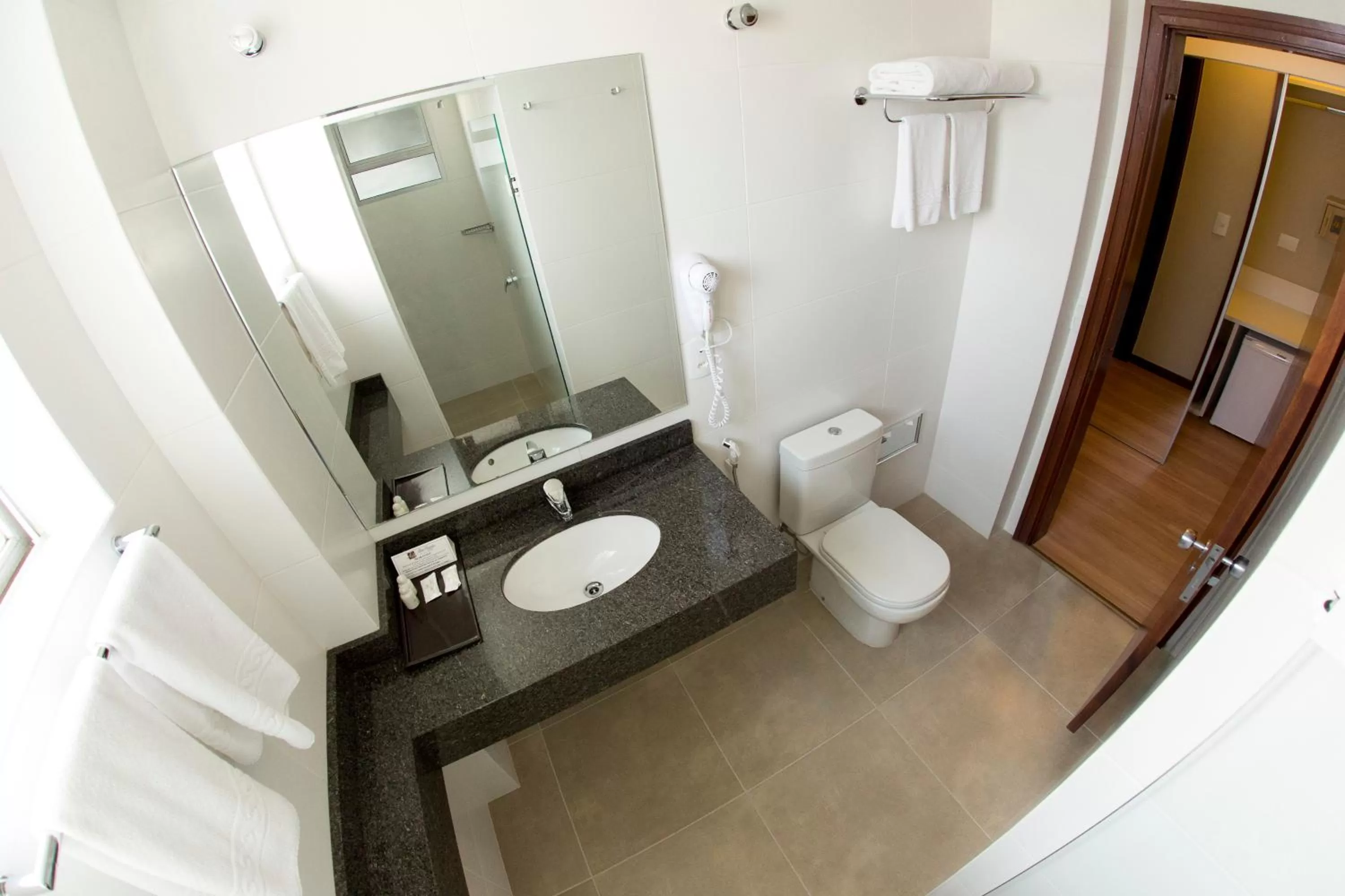 Bathroom in Alta Reggia Plaza Hotel