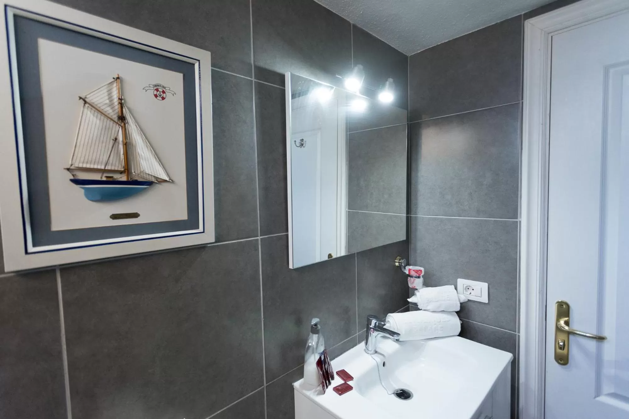 Toilet in El Marques Palace by Intercorp Group