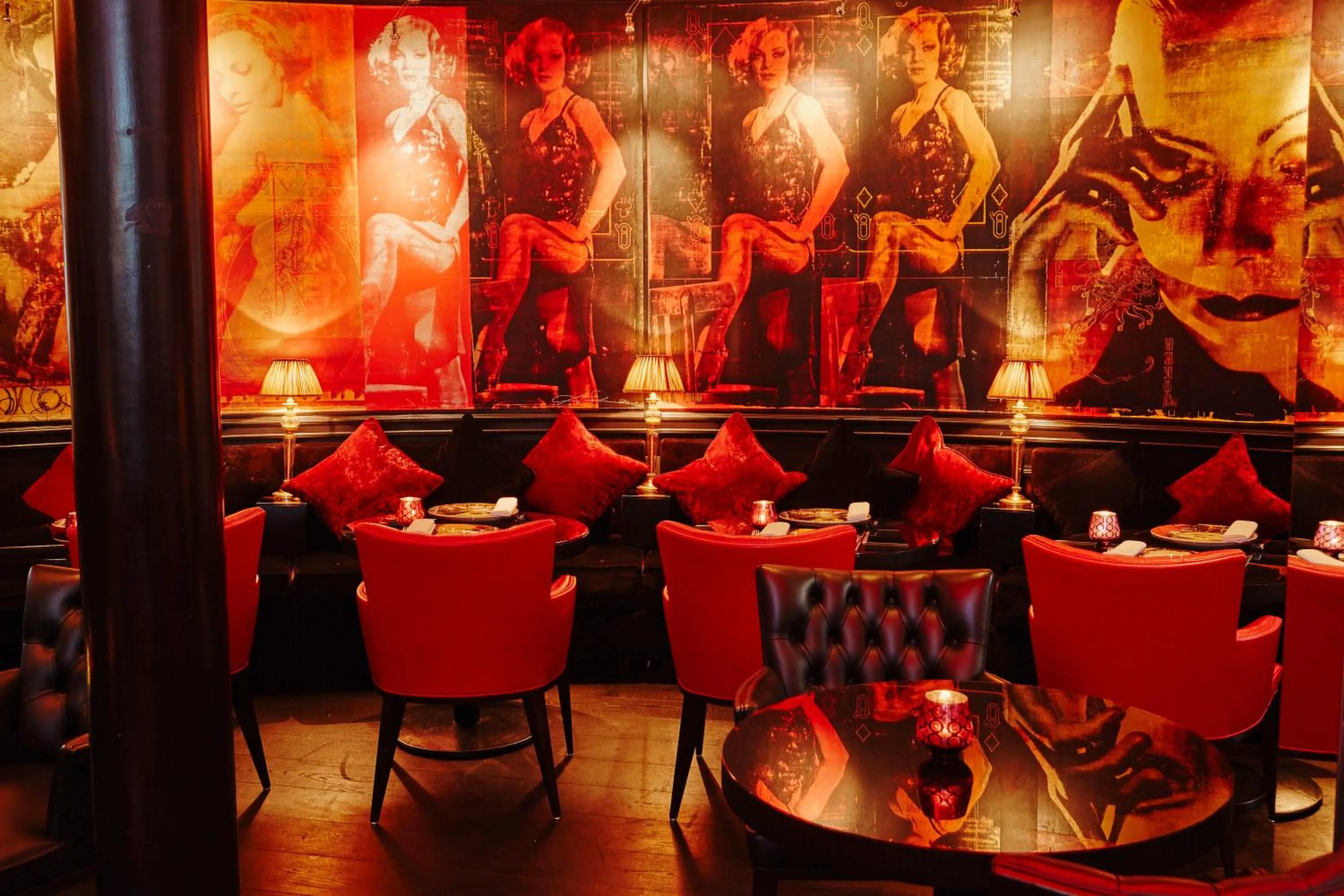 Lounge or bar in Savoy Hotel