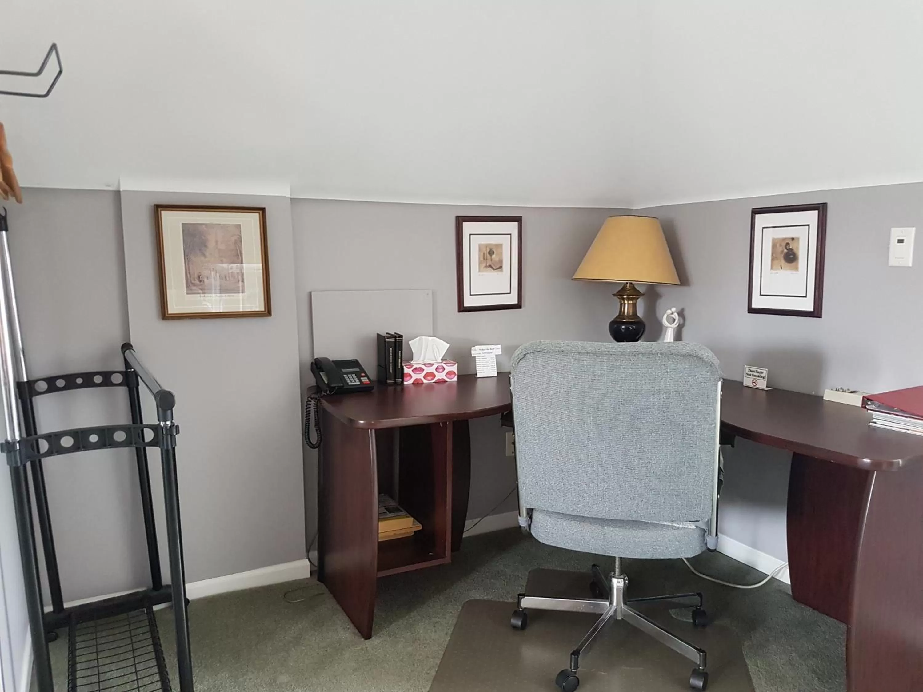 hair dresser in Ye Olde Walkerville Bed & Breakfast