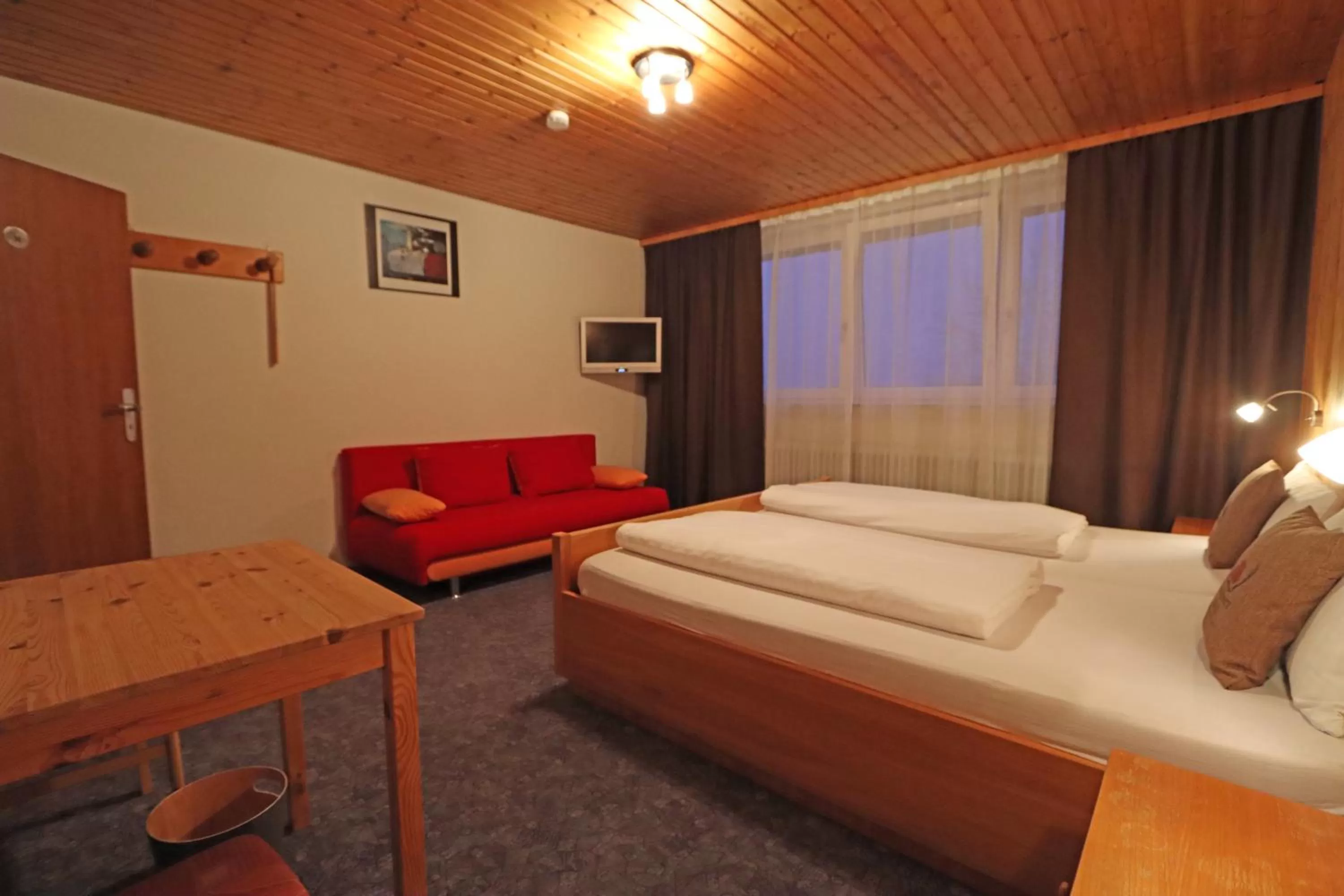 Photo of the whole room in Hotel Kreuz Höhengasthof