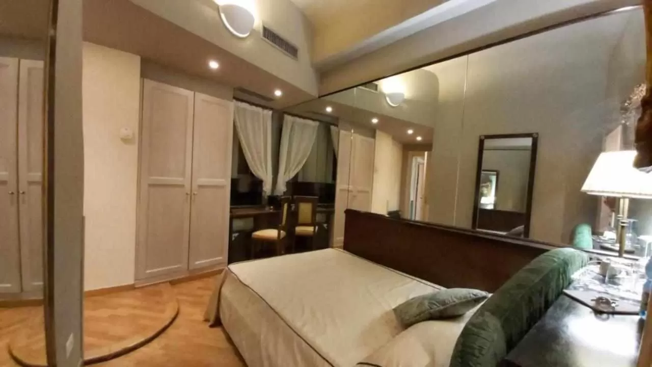 Bed in Tornabuoni La Petite Suite