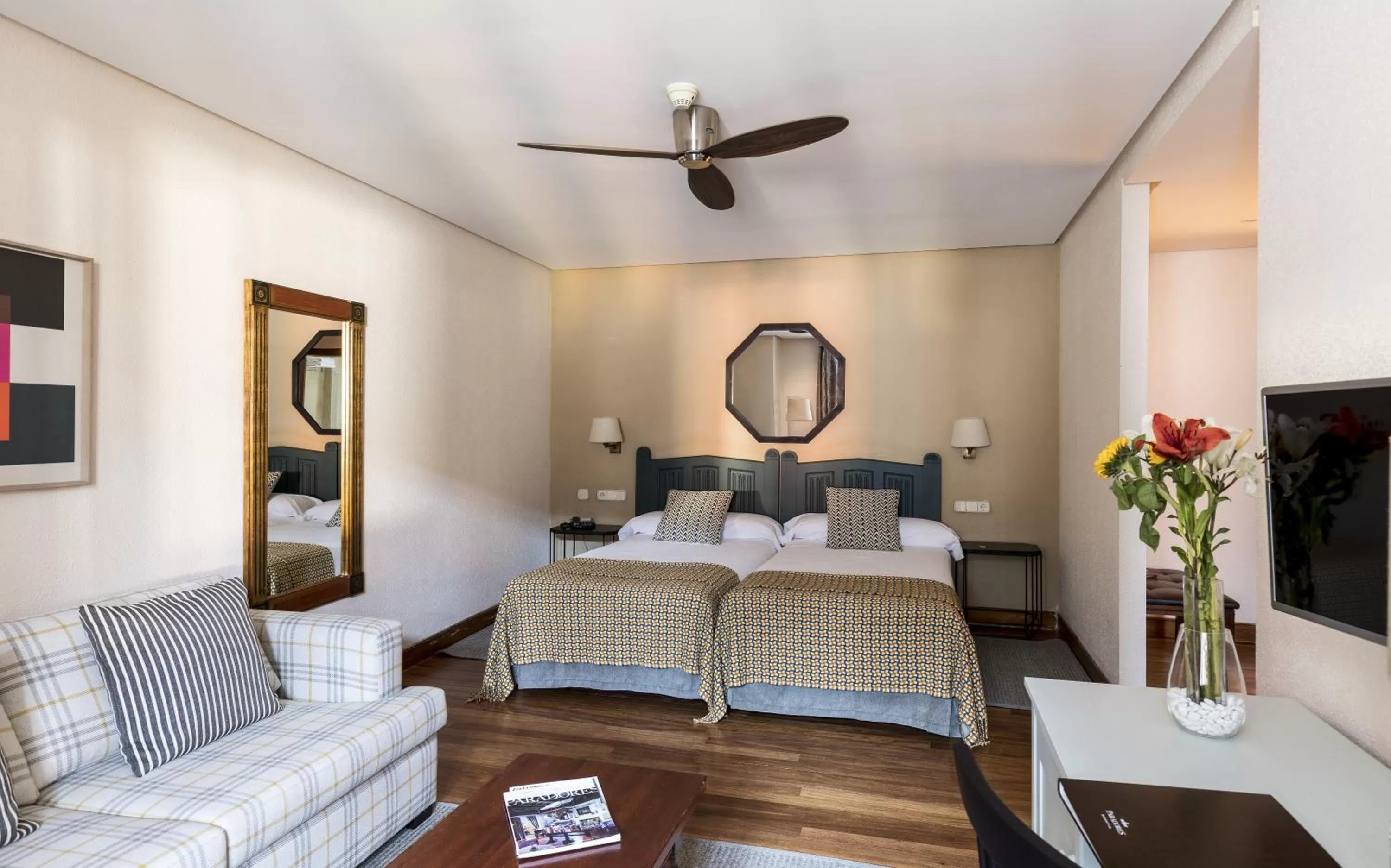 Bed in Parador de Hondarribia