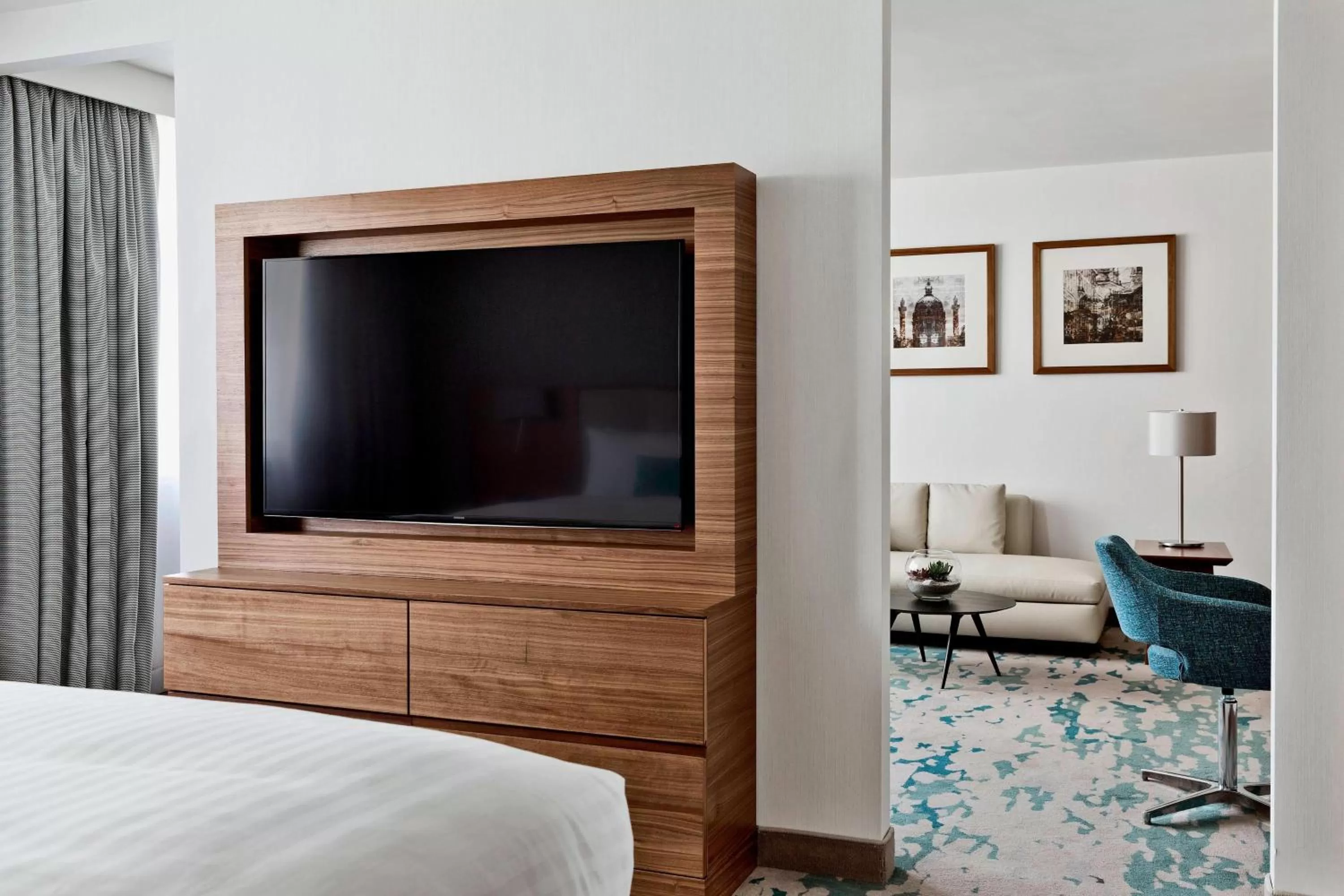 Bedroom, Bed in Vienna Marriott Hotel