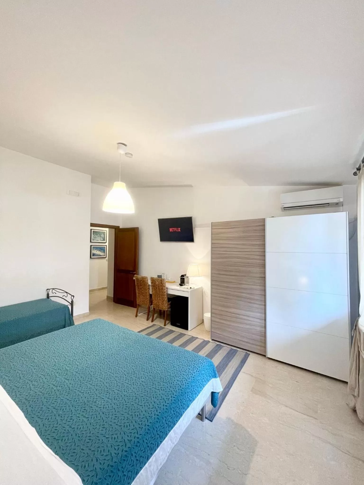 TV and multimedia, Bed in B&B Le Saline