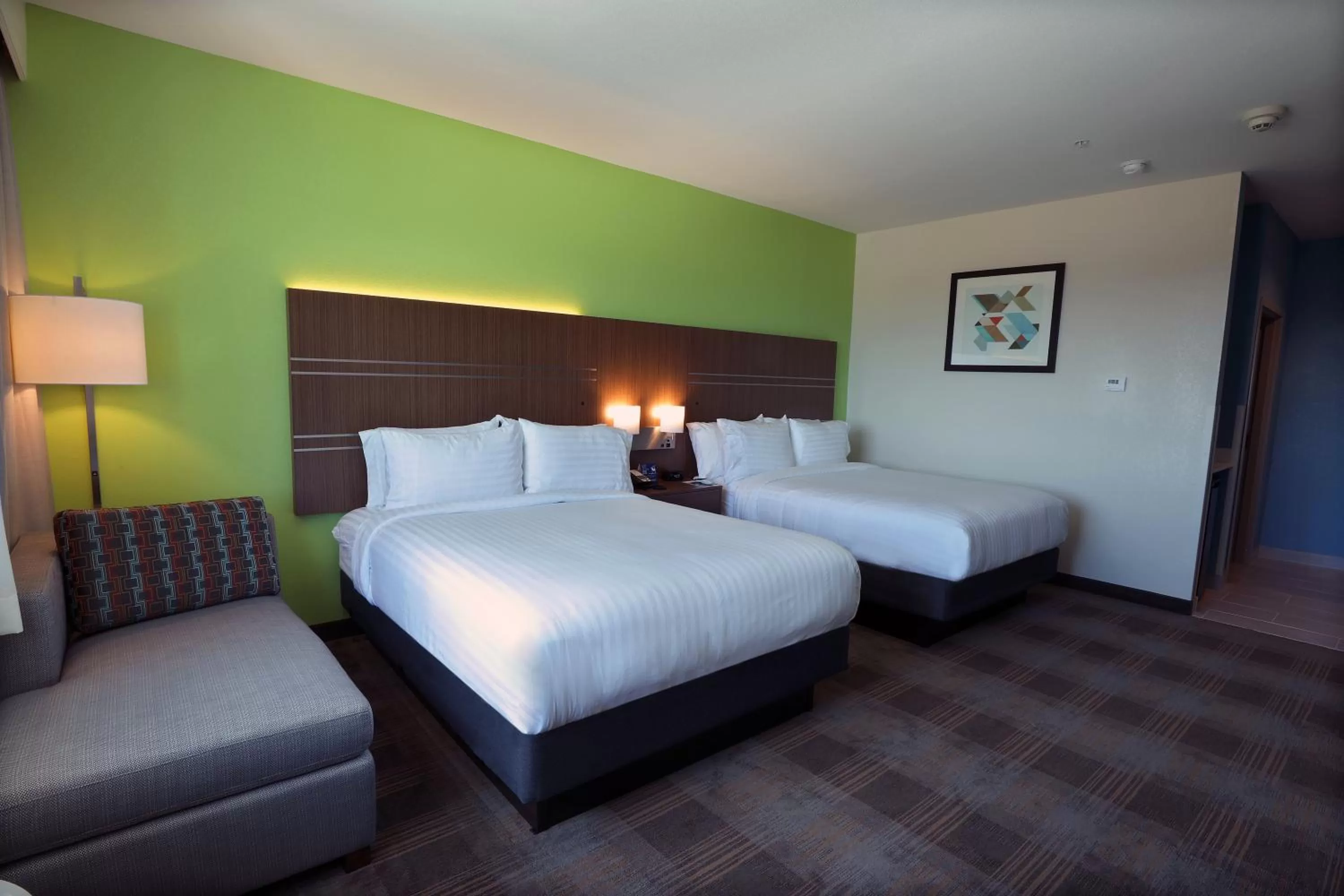 Photo of the whole room, Bed in Holiday Inn Express & Suites - Dripping Springs - Austin Area by IHG