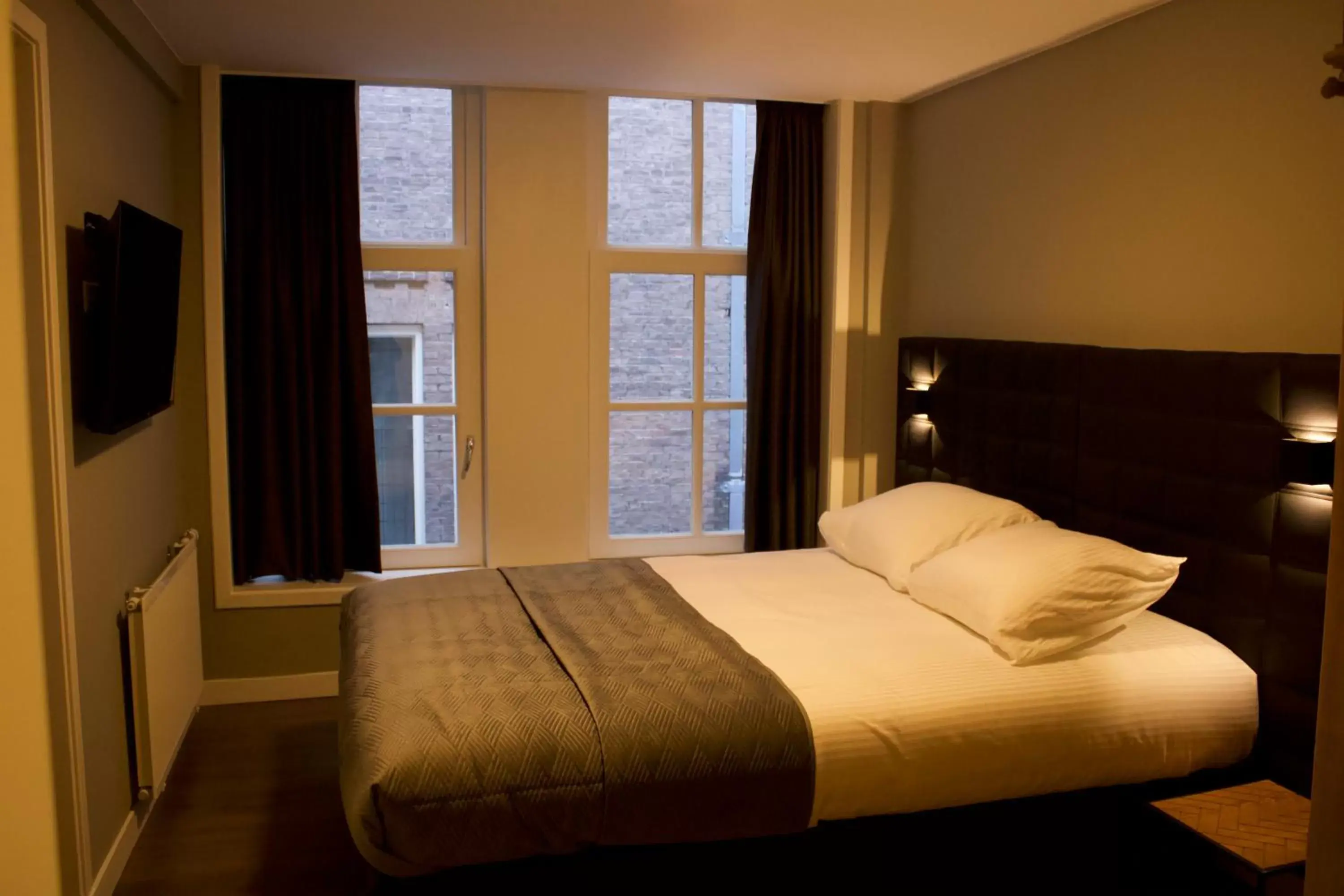 Family Room with Bathroom in Hotel Broer & Zus Family Room with Bathroom in Hotel Broer & Zus