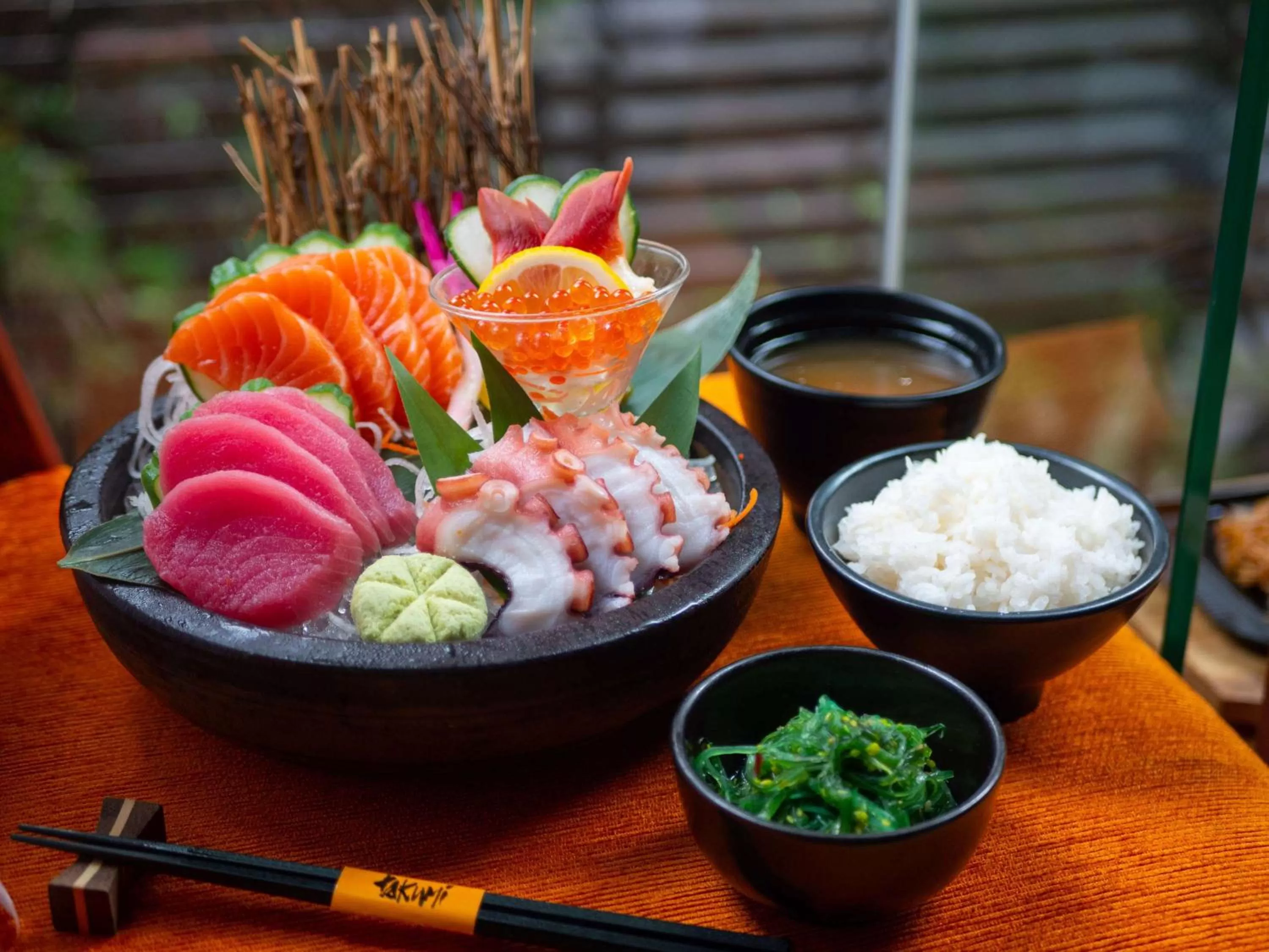 Restaurant/places to eat in Swissotel Bangkok Ratchada