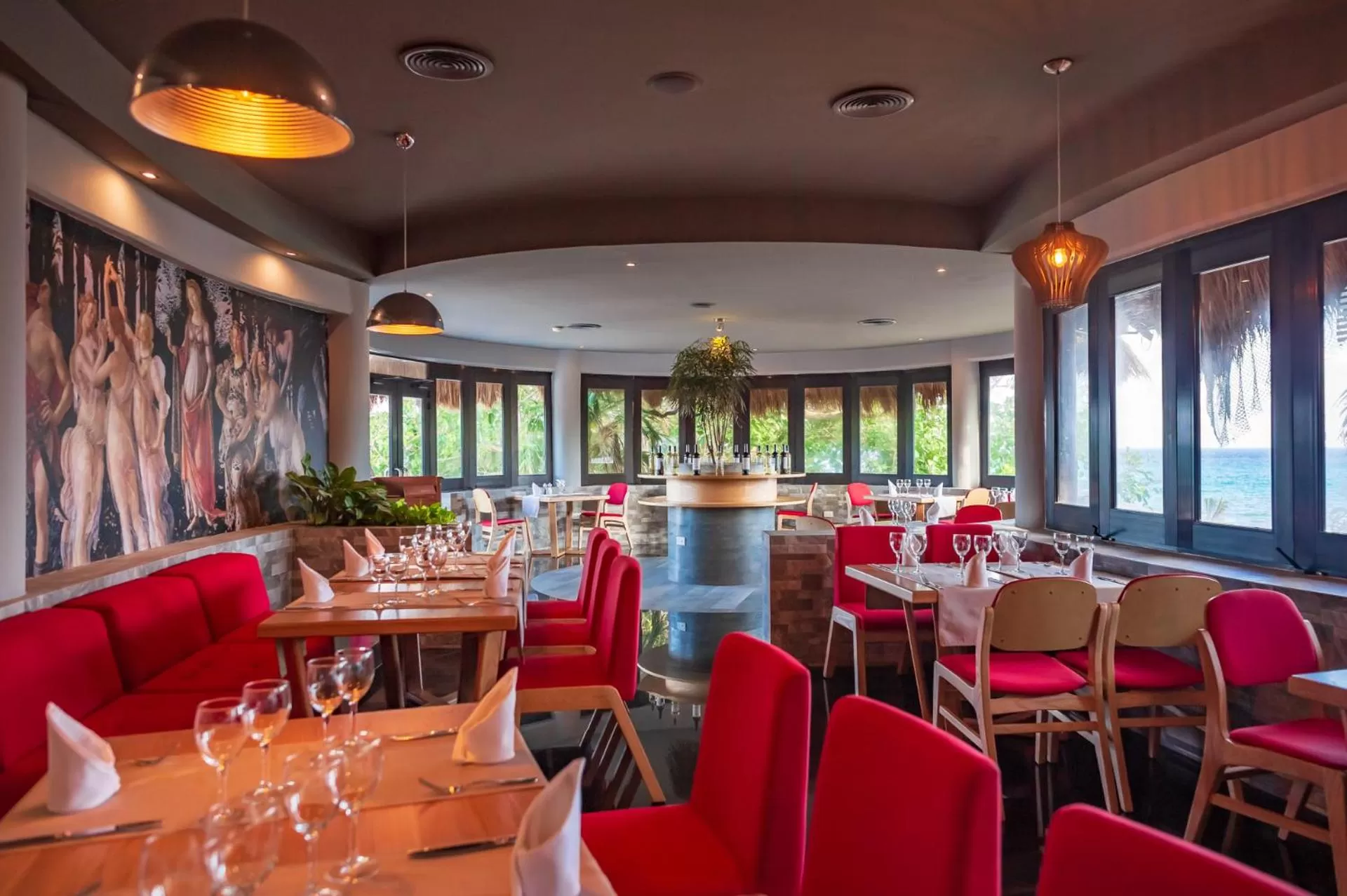 Restaurant/places to eat in The Reef Playacar Beach Resort & Spa-Optional All Inclusive