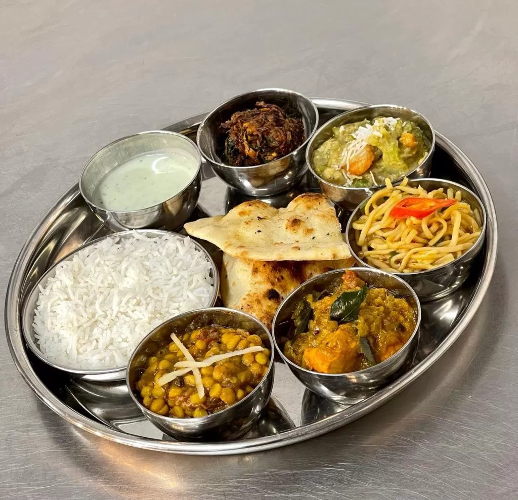 Restaurant/places to eat in The Falcon Hotel