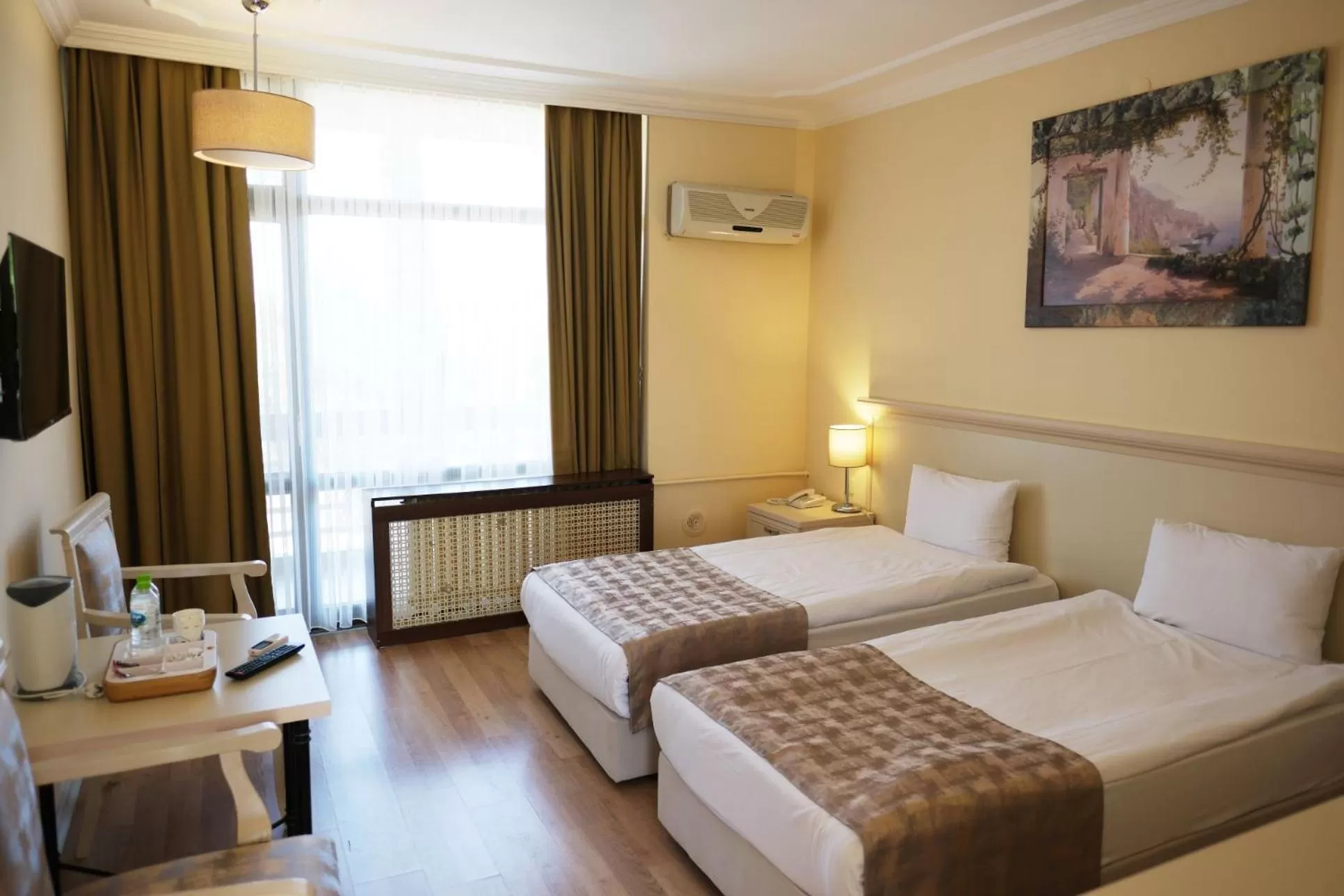 Photo of the whole room in Troia Tusan Hotel