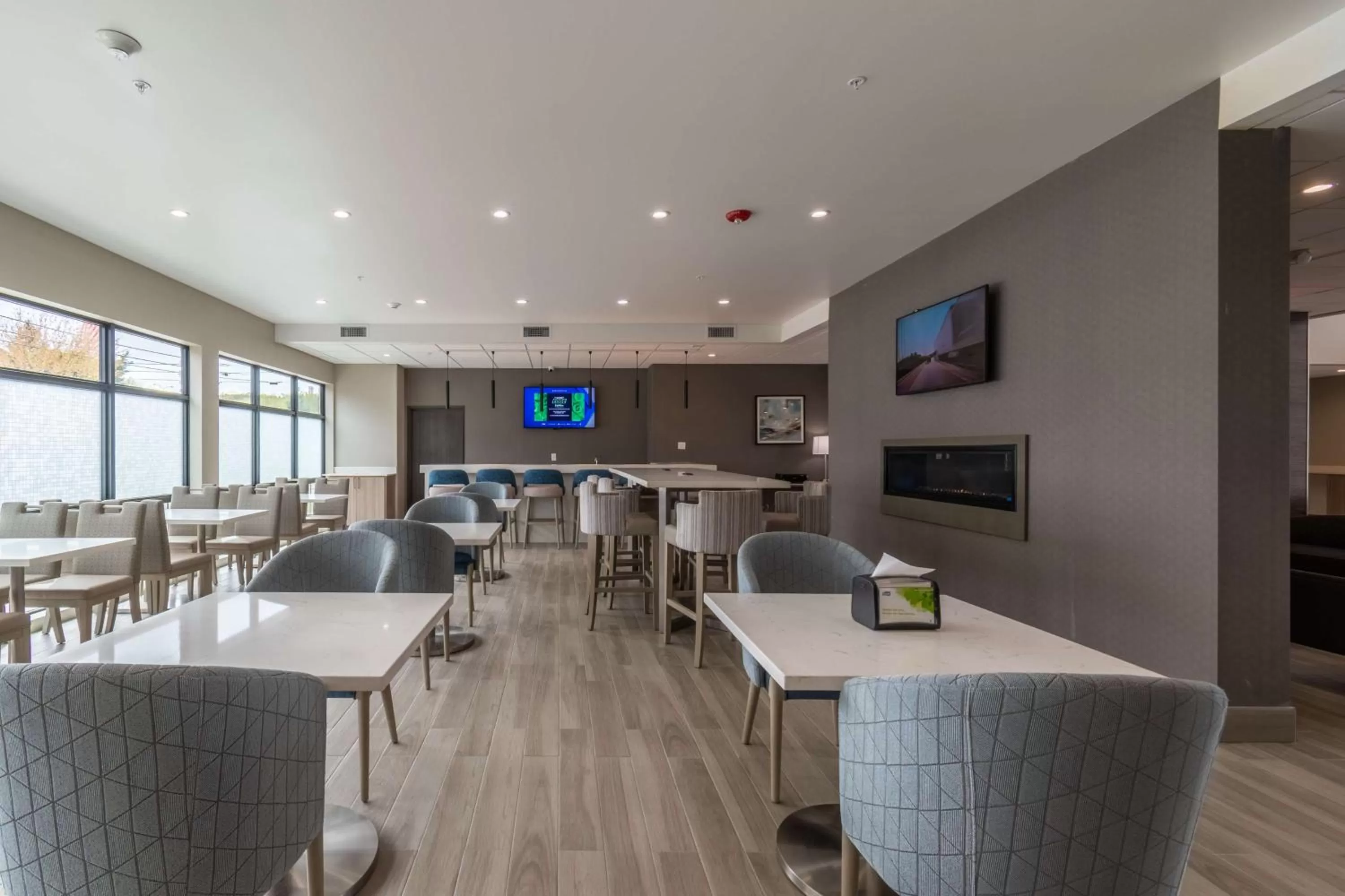 Breakfast in Best Western Plus Tacoma Hotel