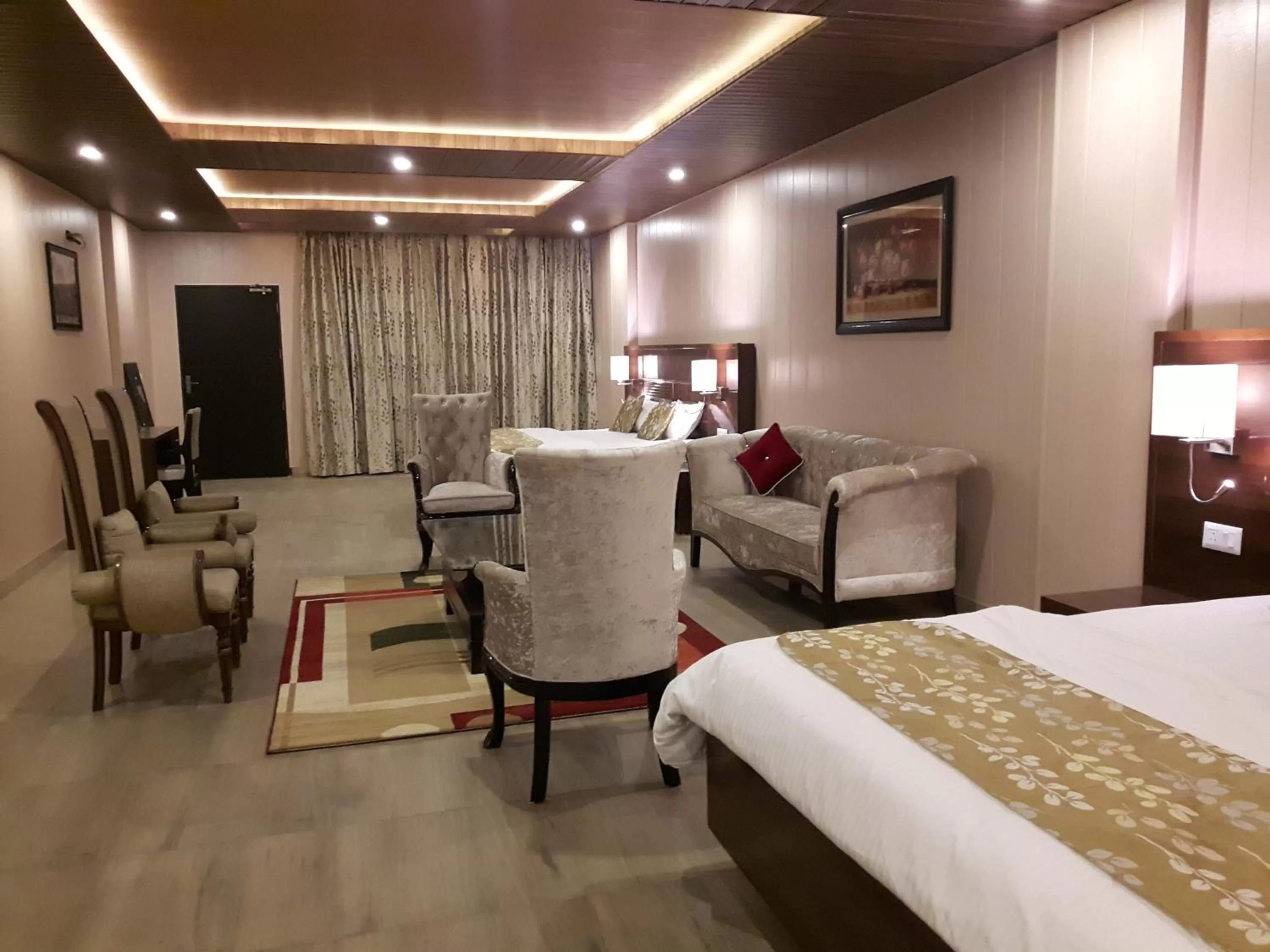 Living room, Seating Area in Maple Leaf Hotel