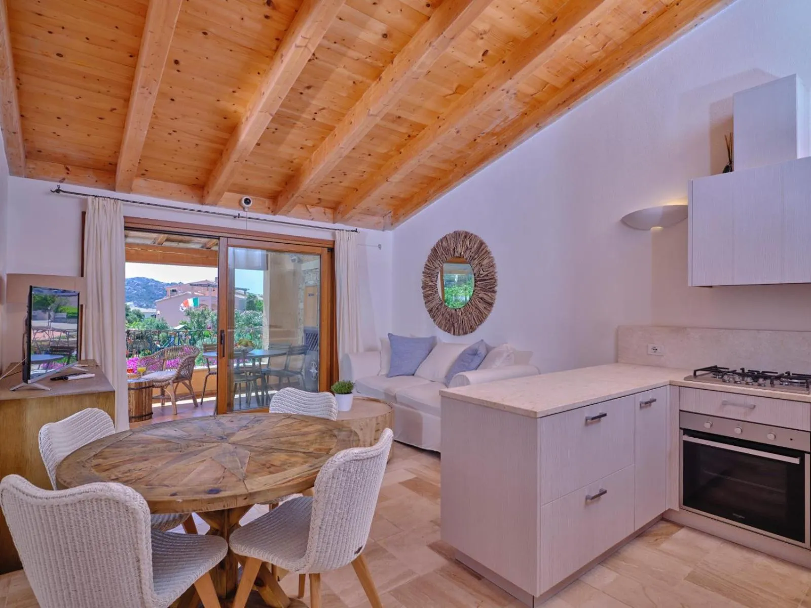 Kitchen or kitchenette in Dolce Vita Boutique Hotel