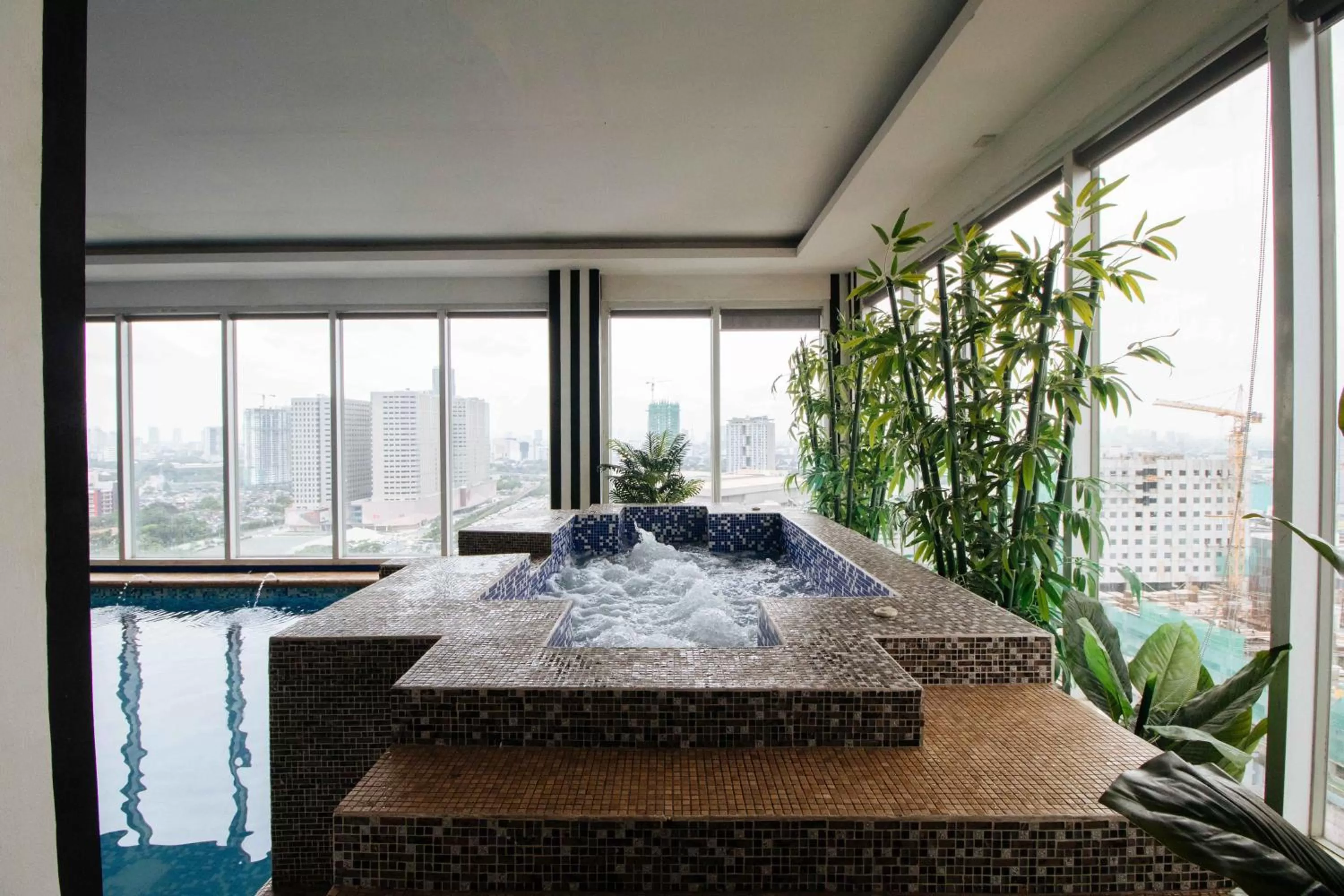 Swimming pool in Northpointe Residences