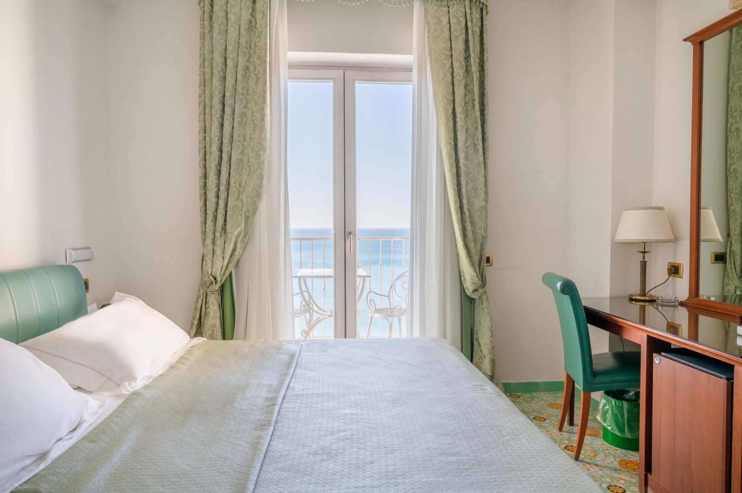 View (from property/room), Bed in Lloyd's Baia Hotel