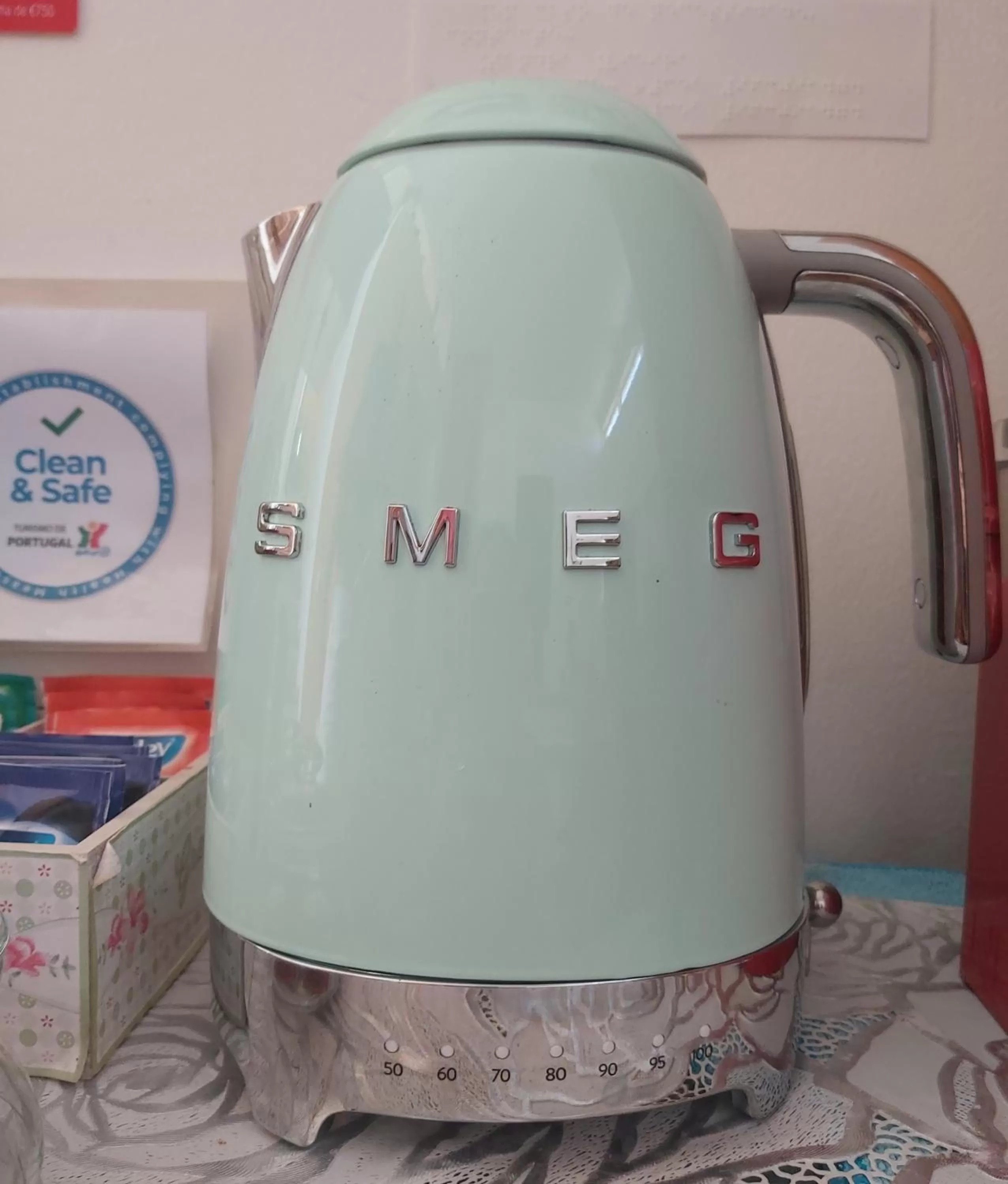 Communal lounge/ TV room in Serra e Mar