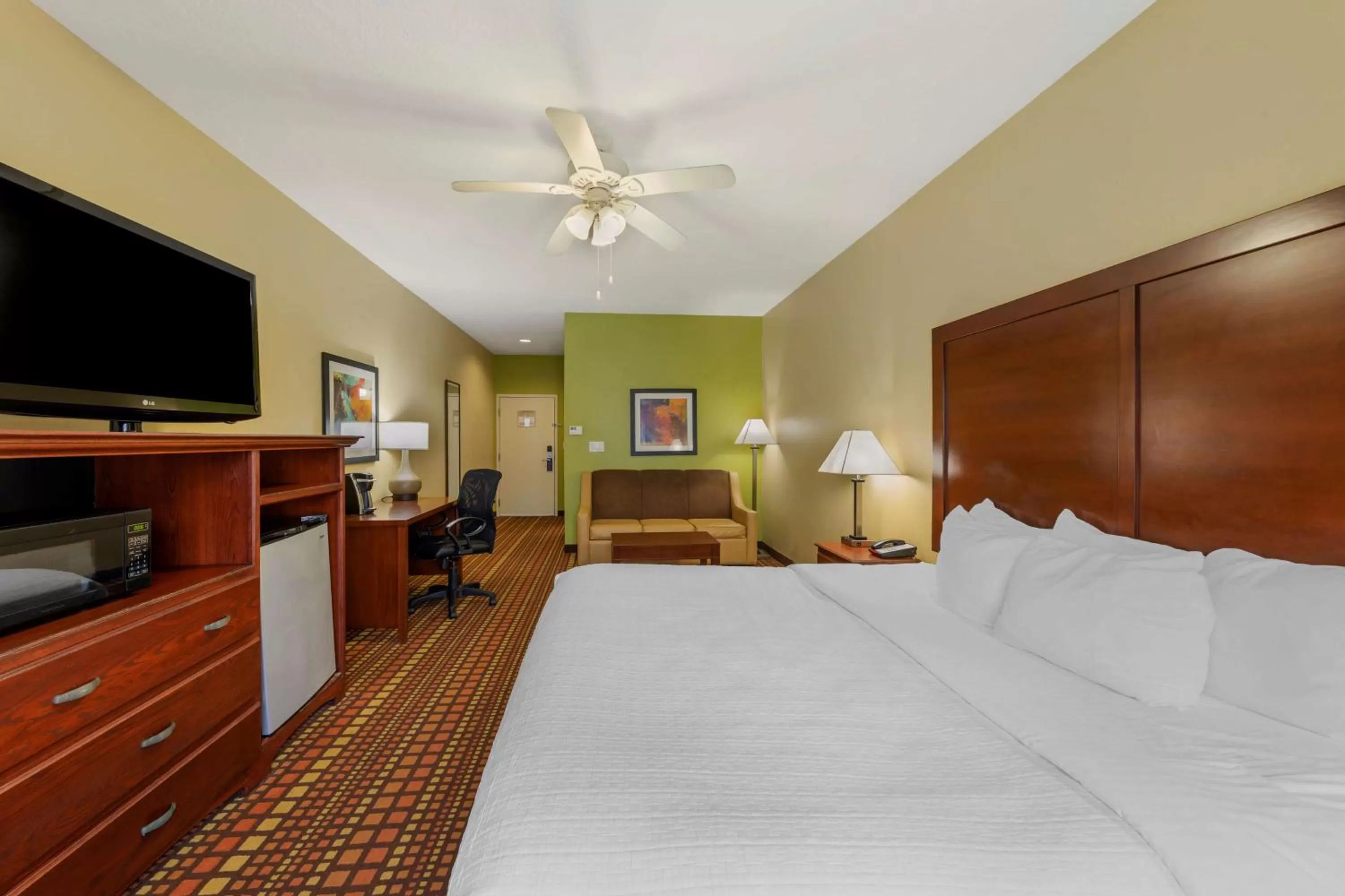 Bedroom, Bed in Best Western Plus Gadsden Hotel & Suites