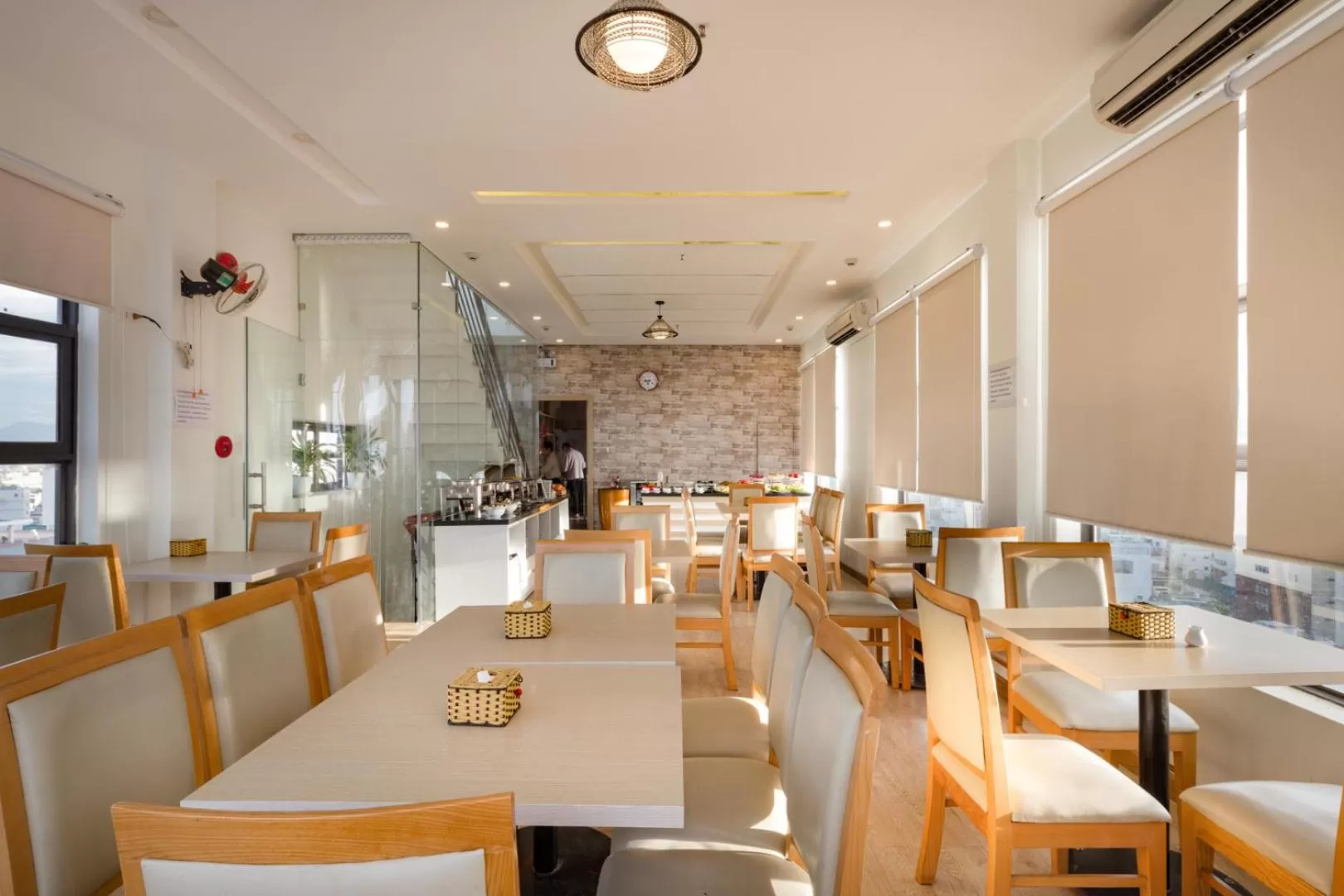 Restaurant/Places to Eat in Love Hotel