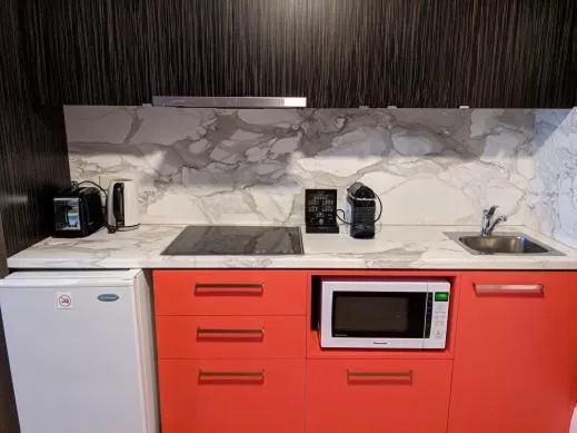 Kitchen or kitchenette in Tolarno Hotel