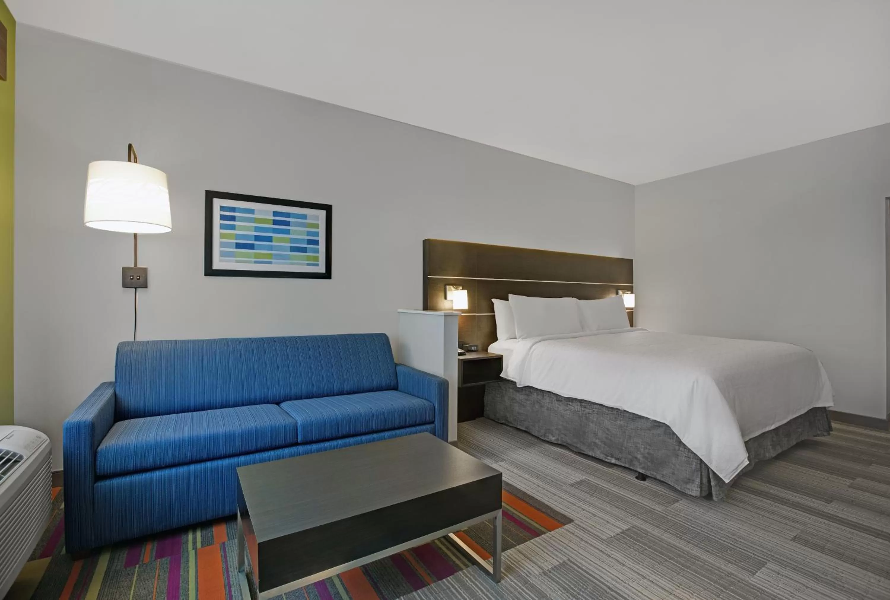 Photo of the whole room, Bed in Holiday Inn Express - Milwaukee Downtown by IHG