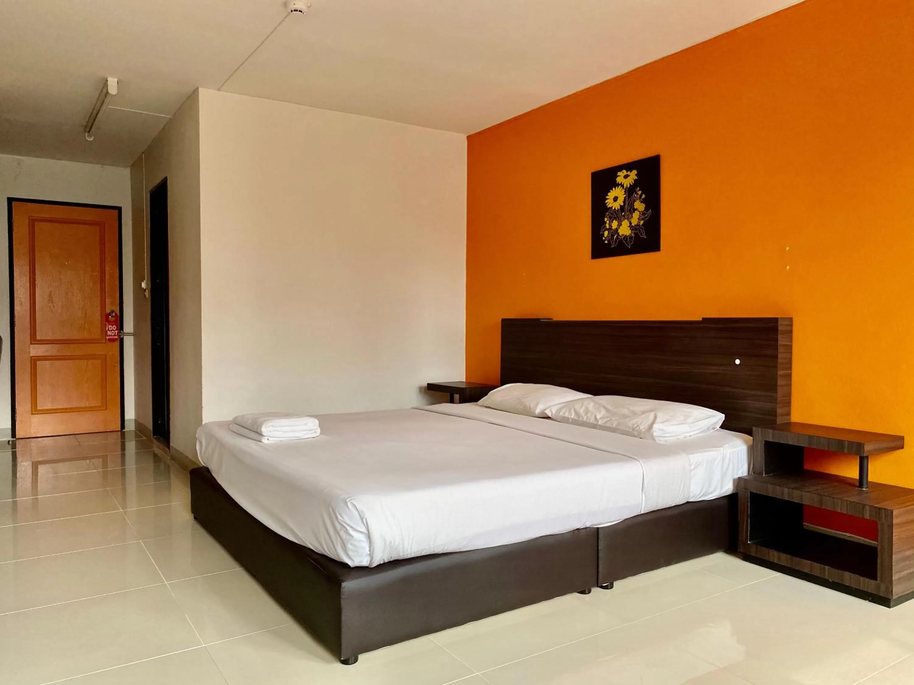 Bedroom, Bed in Smith Residence