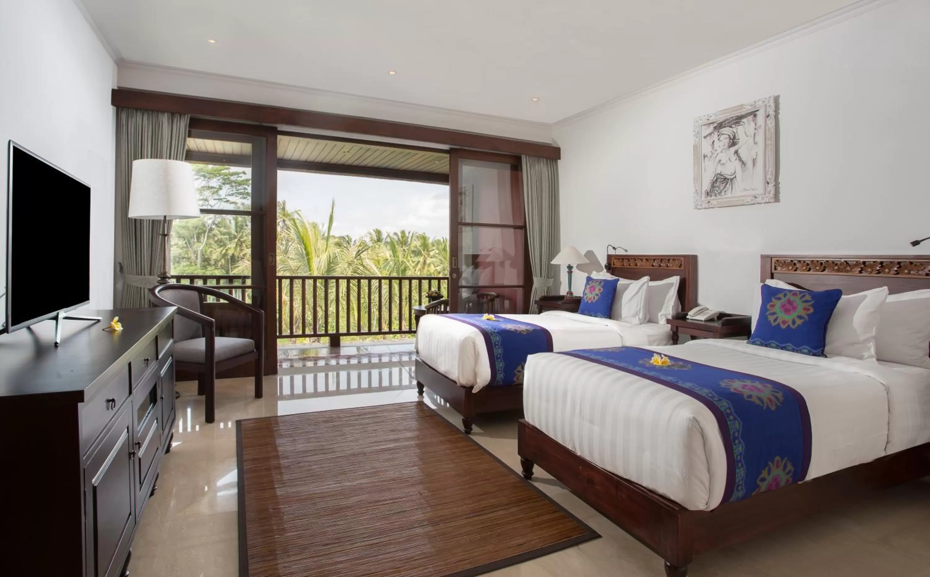 Bed in Dwaraka The Royal Villas