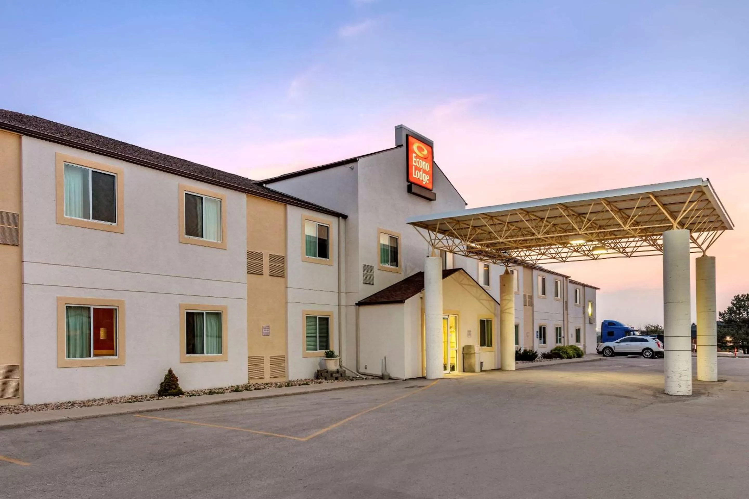 Property building in Econo Lodge