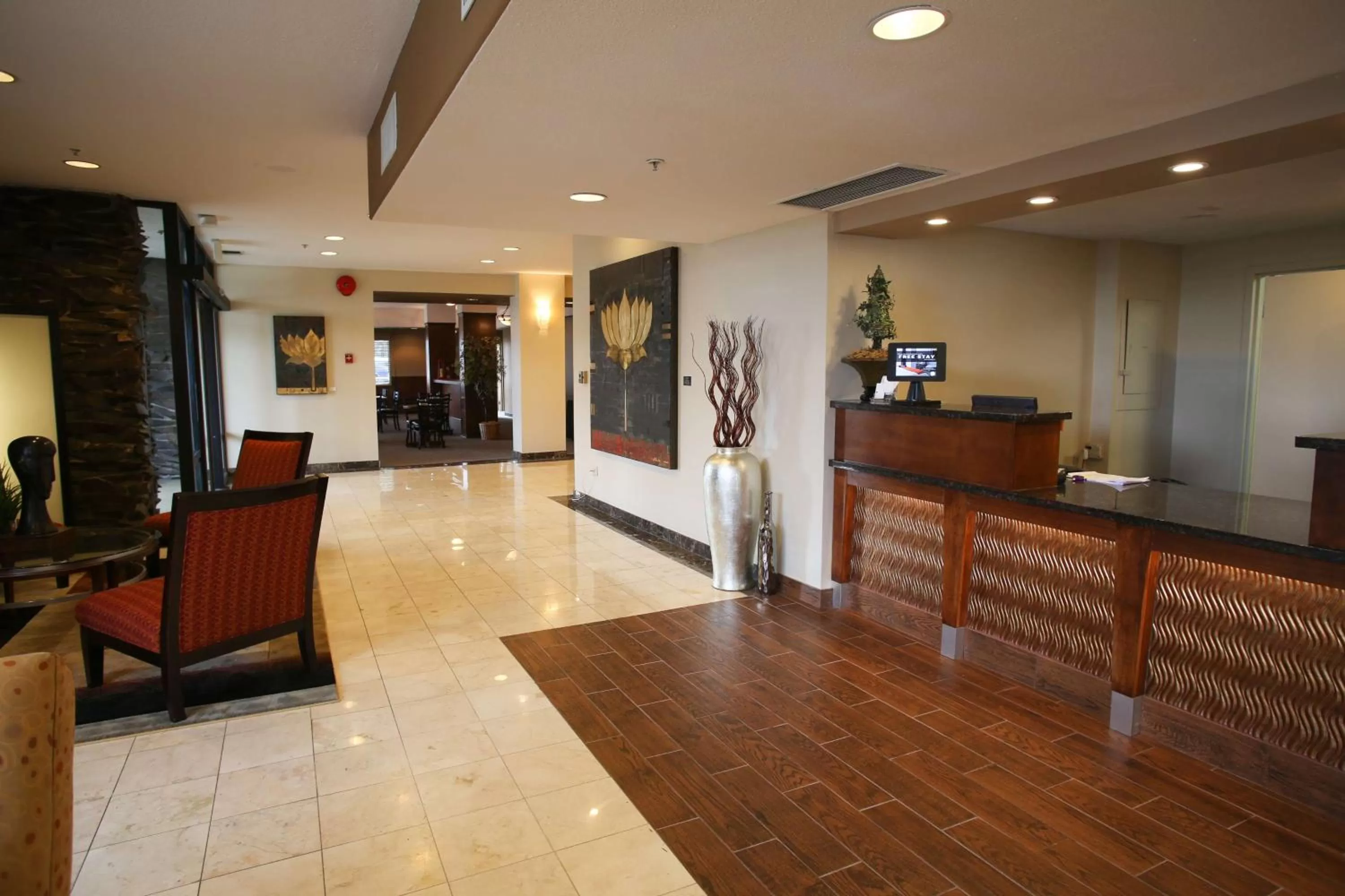 Lobby or reception in Red Lion Inn & Suites Olympia, Governor Hotel
