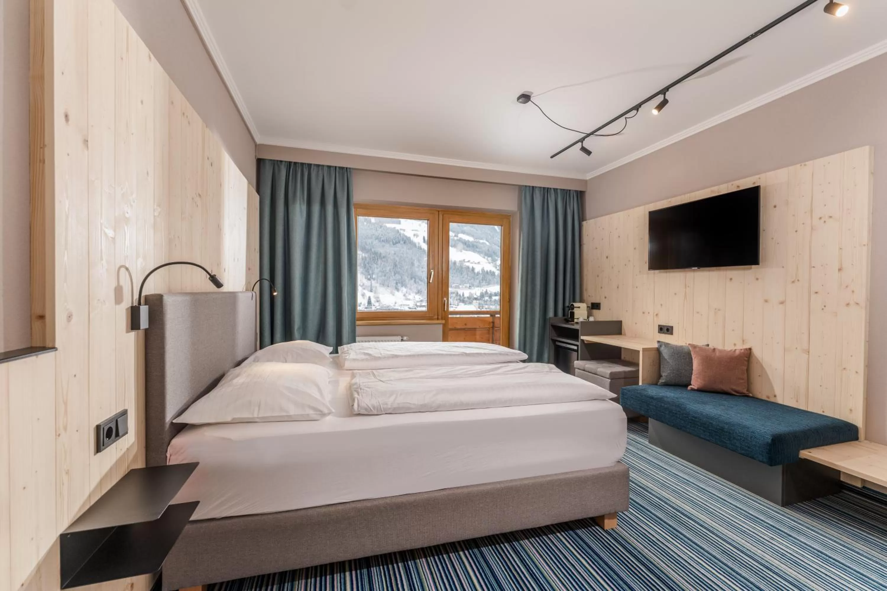Comfort Double Room with Balcony and Mountain View in Ferienalm Panorama Hotel