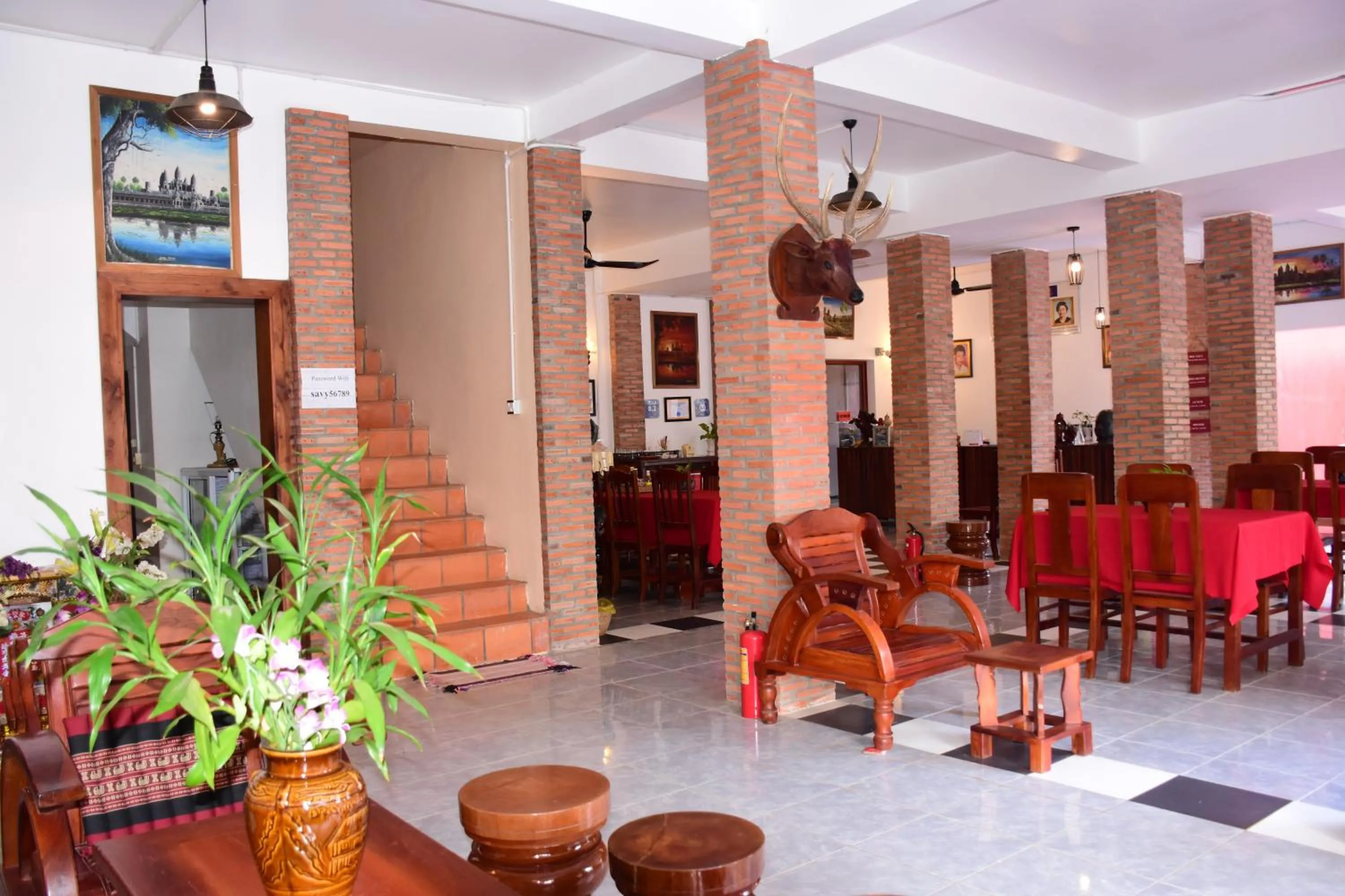 Restaurant/places to eat in Bou Savy Guesthouse