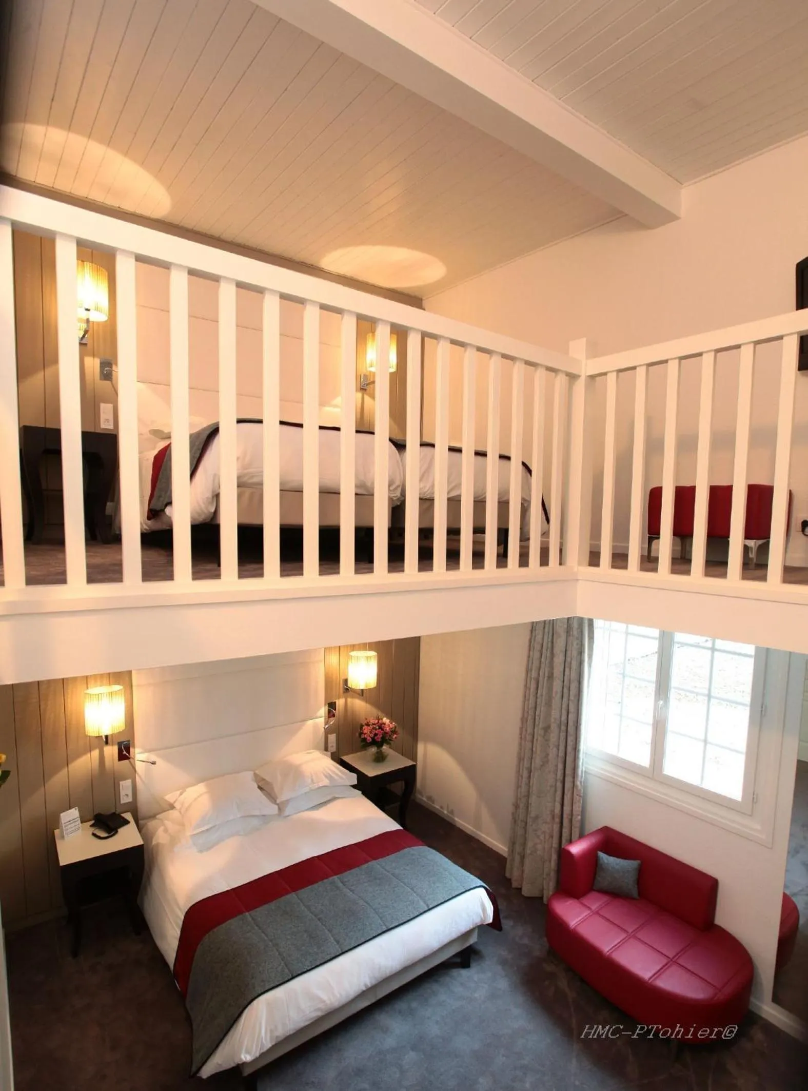 Photo of the whole room in Hôtel et Résidence de Chiberta et du Golf