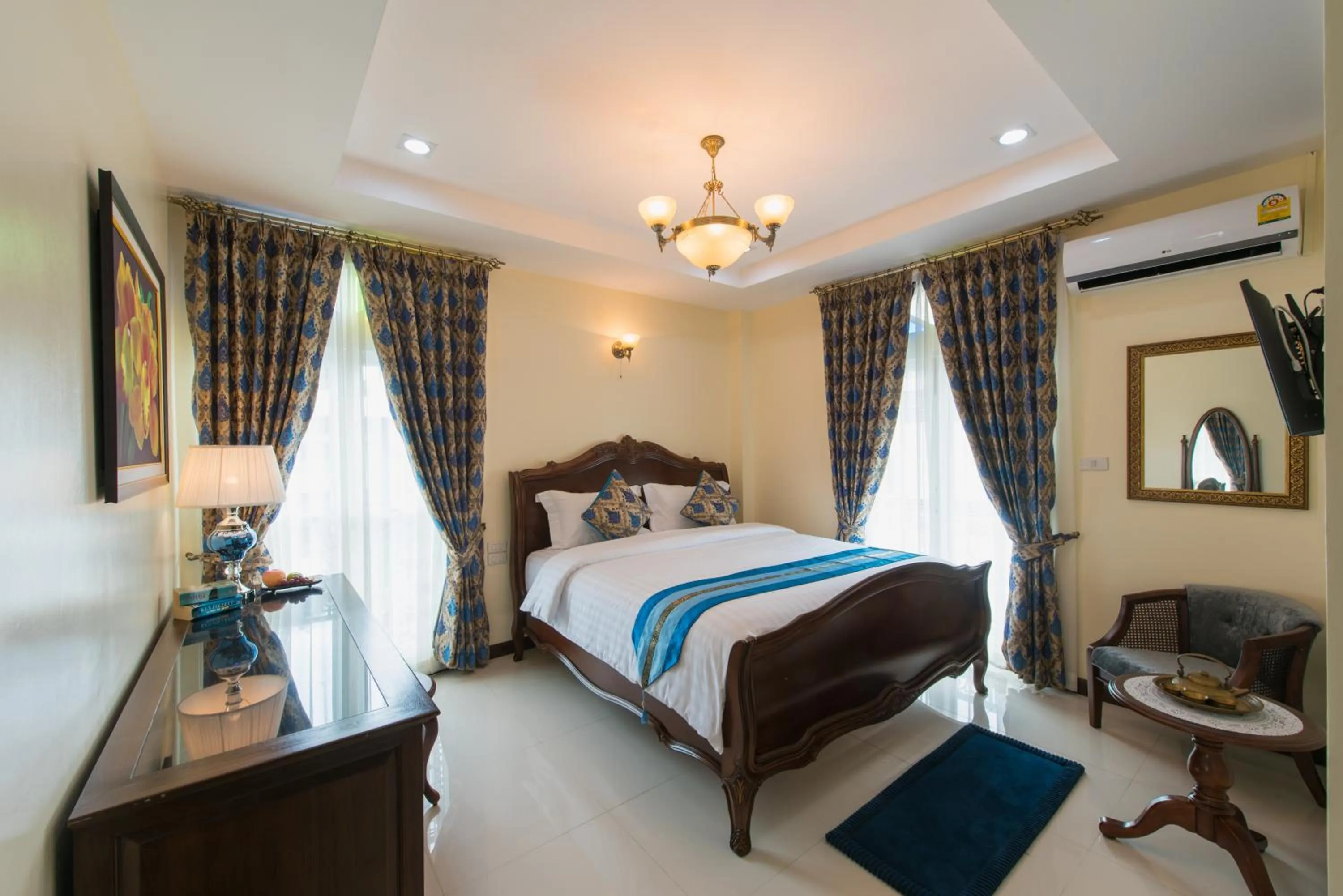 Bed in The Velvet Orchid