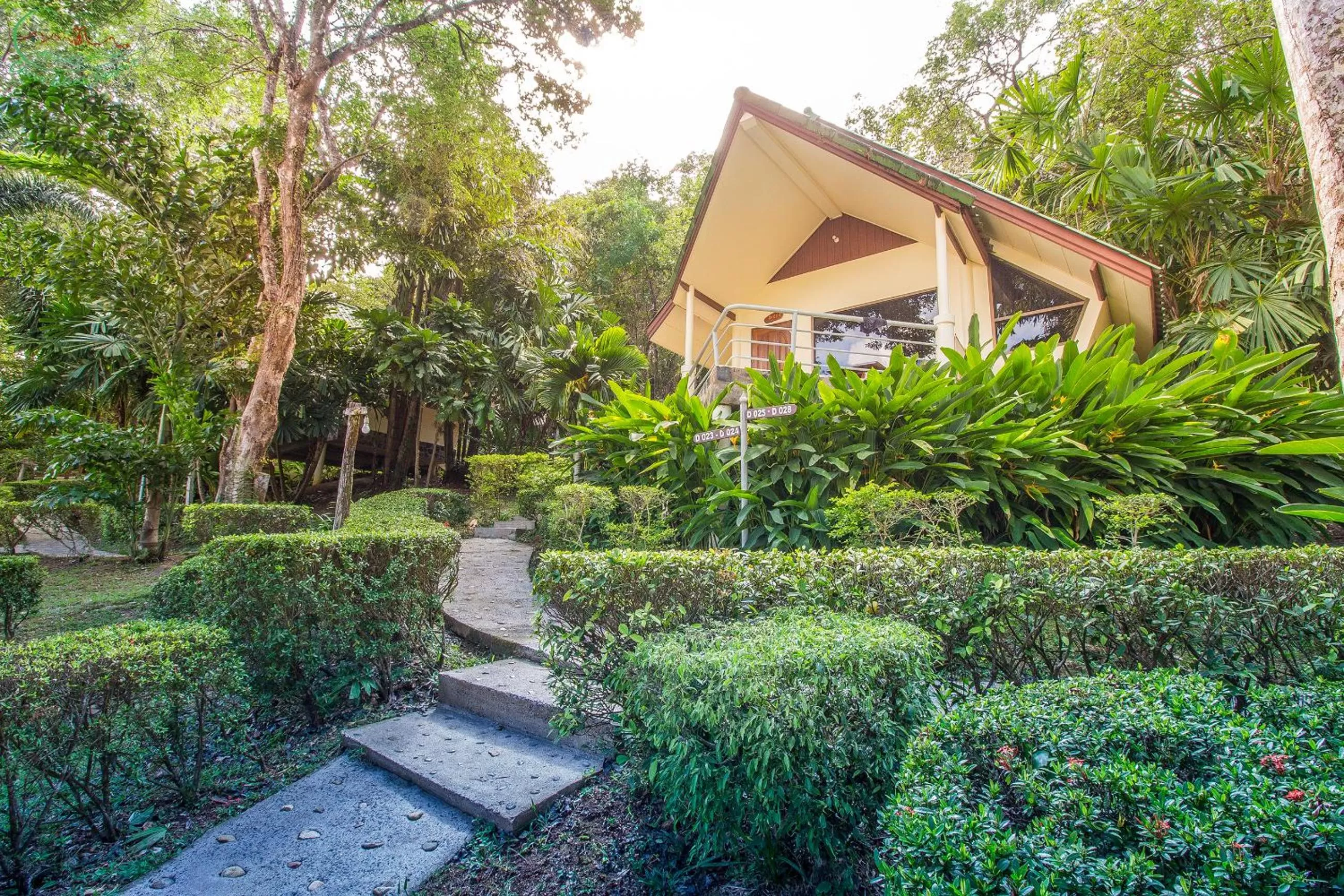 Facade/entrance in Chai Chet Resort Koh Chang