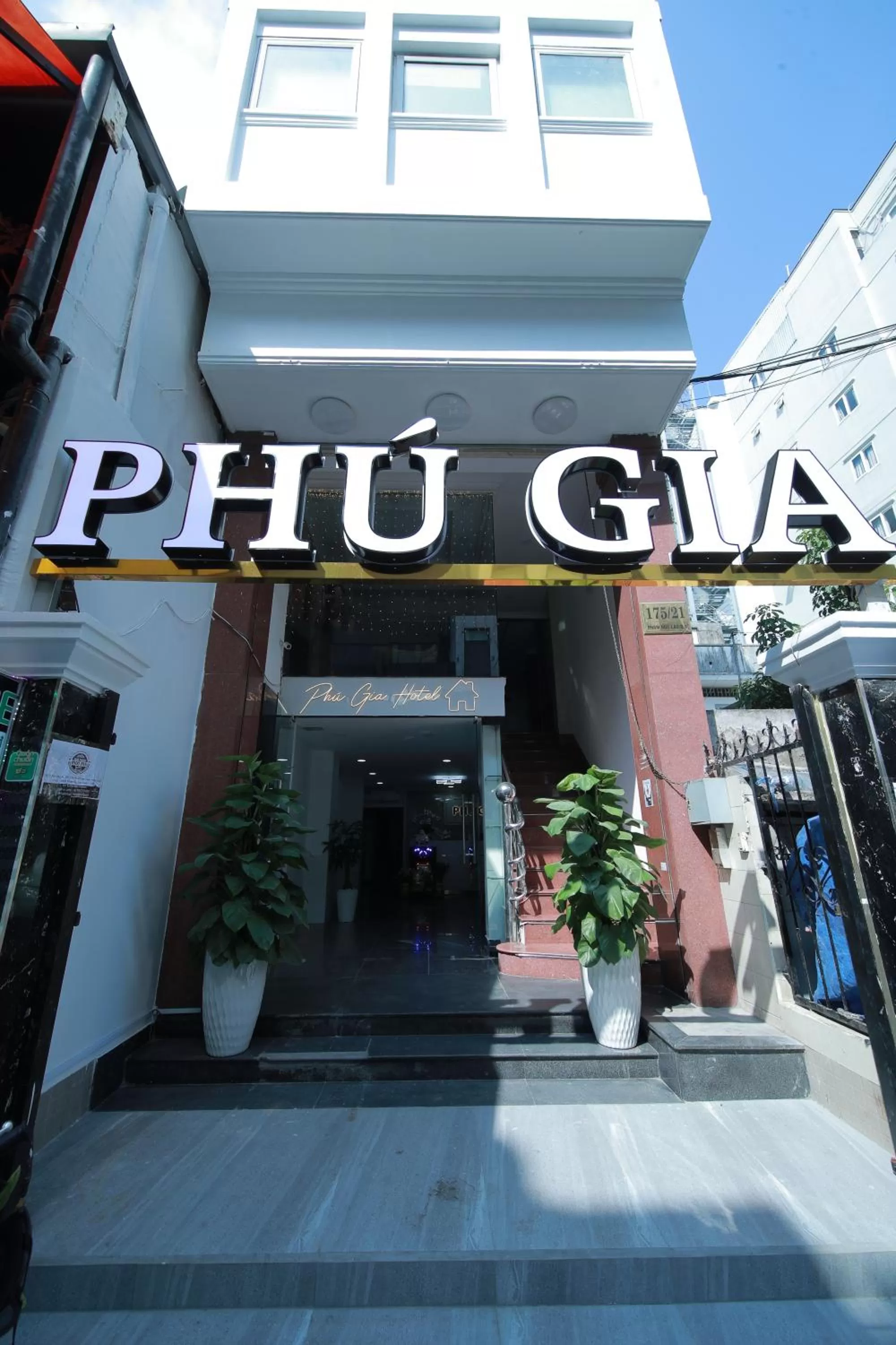 Property building in PHÚ GIA BÙI VIỆN HOTEl