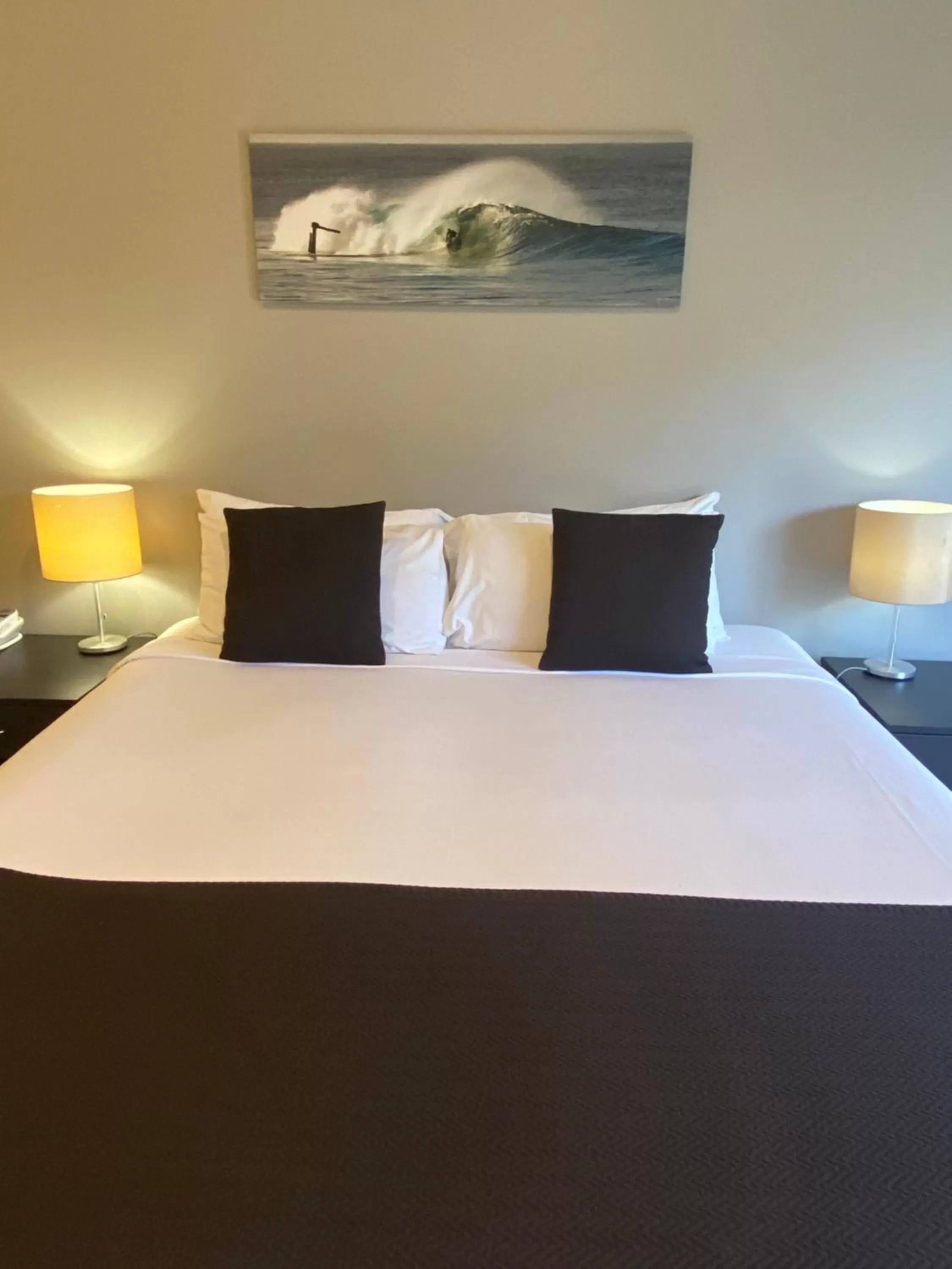 Bed in The Byron Beachcomber