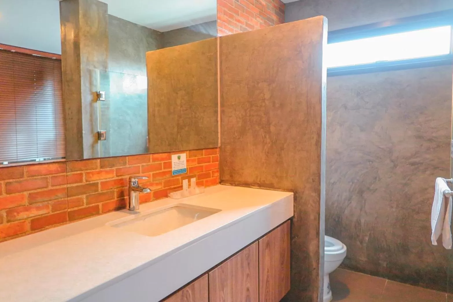 Bathroom in V20 Boutique Jacuzzi Hotel