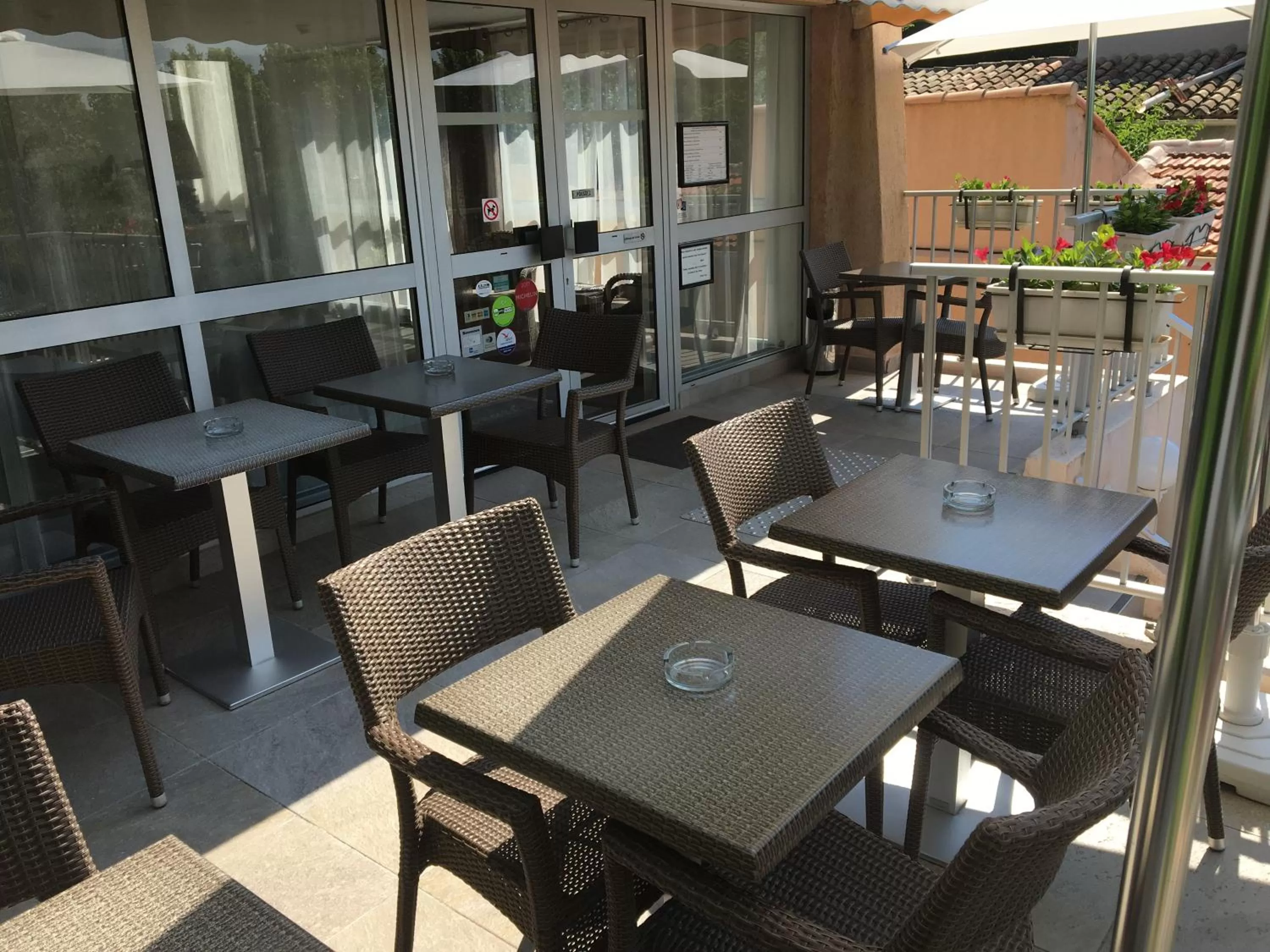 Patio in Hôtel Le Mozart