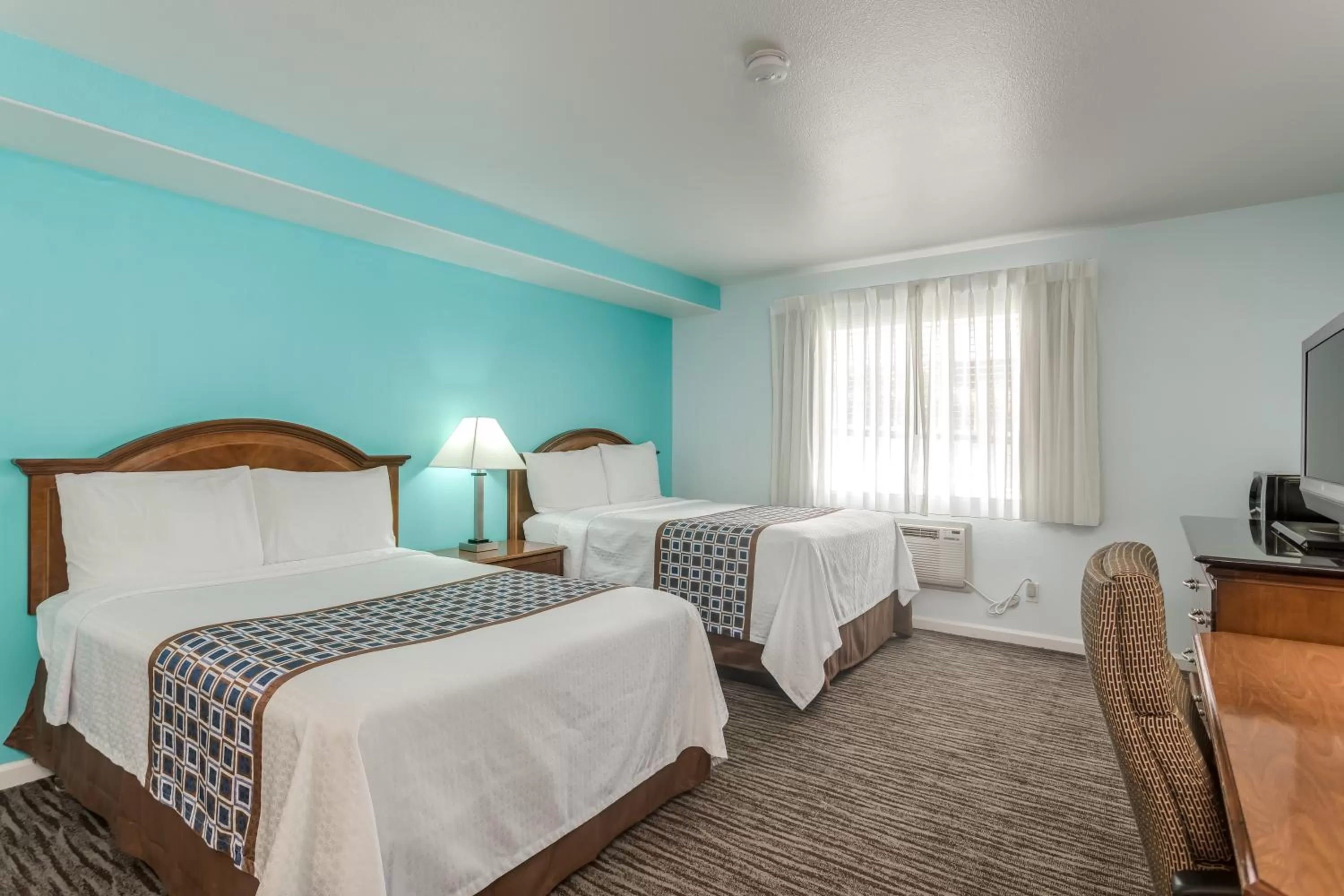 Photo of the whole room, Bed in Pacifica Beach Hotel