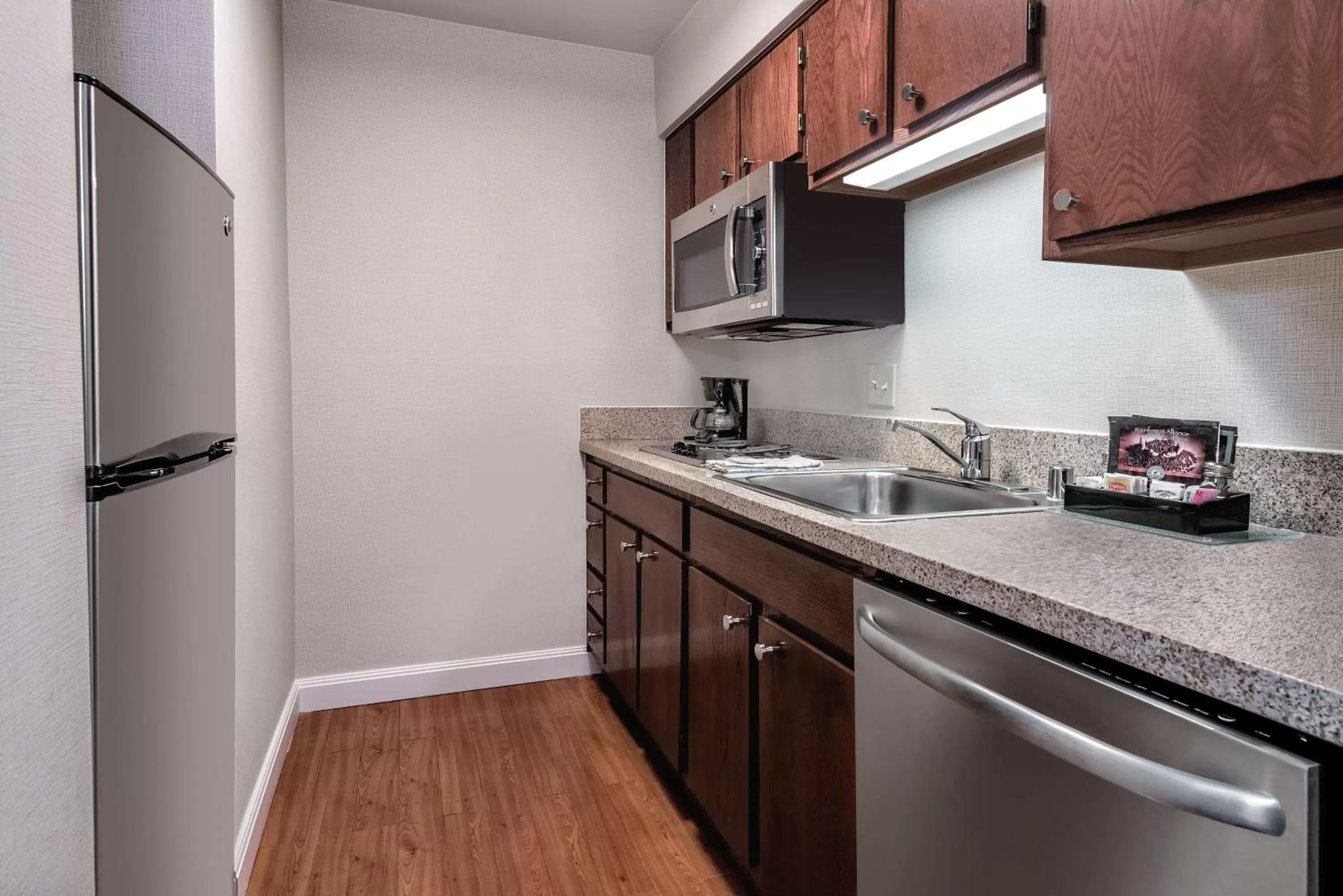 Kitchen or kitchenette in Homewood Suites by Hilton Houston-Clear Lake