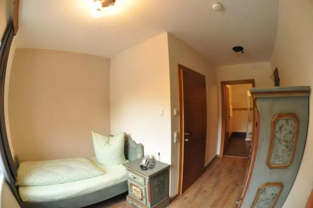 Single Room - single occupancy in Hotel zum Urviech -Erwachsenenhotel- Single Room - single occupancy in Hotel zum Urviech -Erwachsenenhotel-