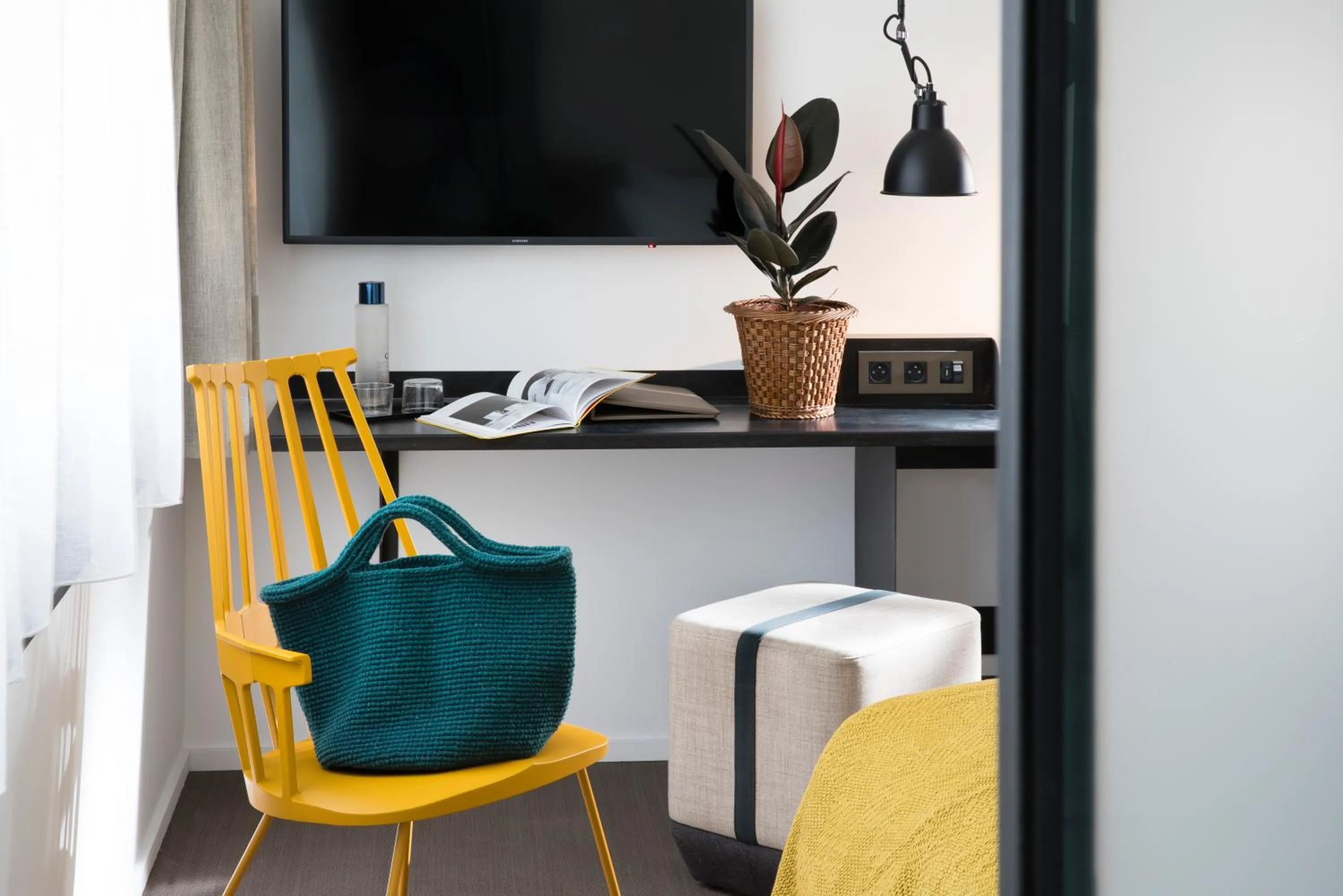 Decorative detail in Hôtel Les Deux Girafes